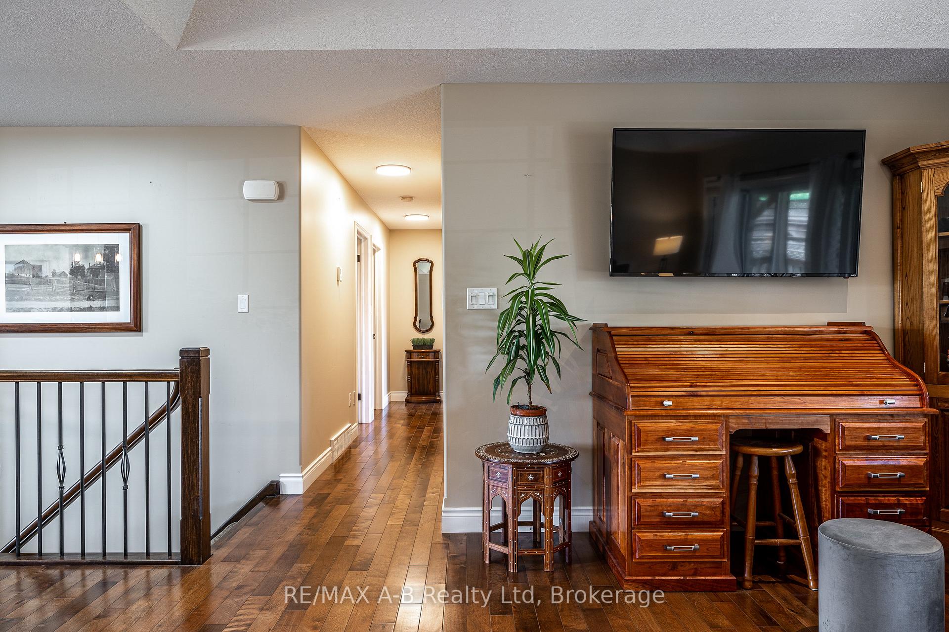 Photo 16 of 138 Millson Crescent, St. Marys — HOMEH