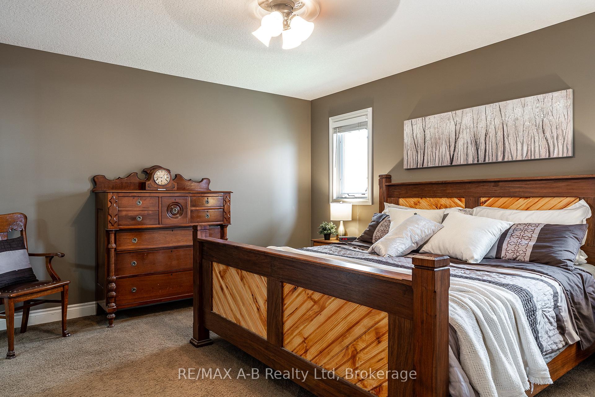 Photo 17 of 138 Millson Crescent, St. Marys — HOMEH