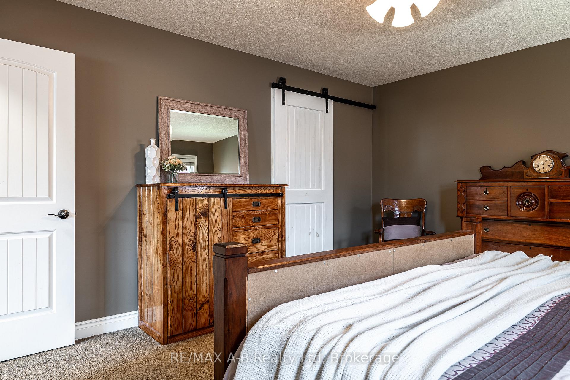 Photo 18 of 138 Millson Crescent, St. Marys — HOMEH