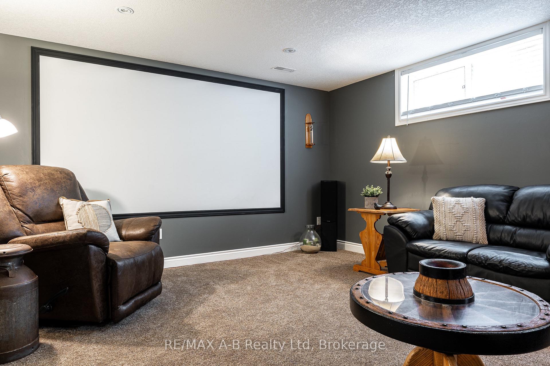 Photo 30 of 138 Millson Crescent, St. Marys — HOMEH