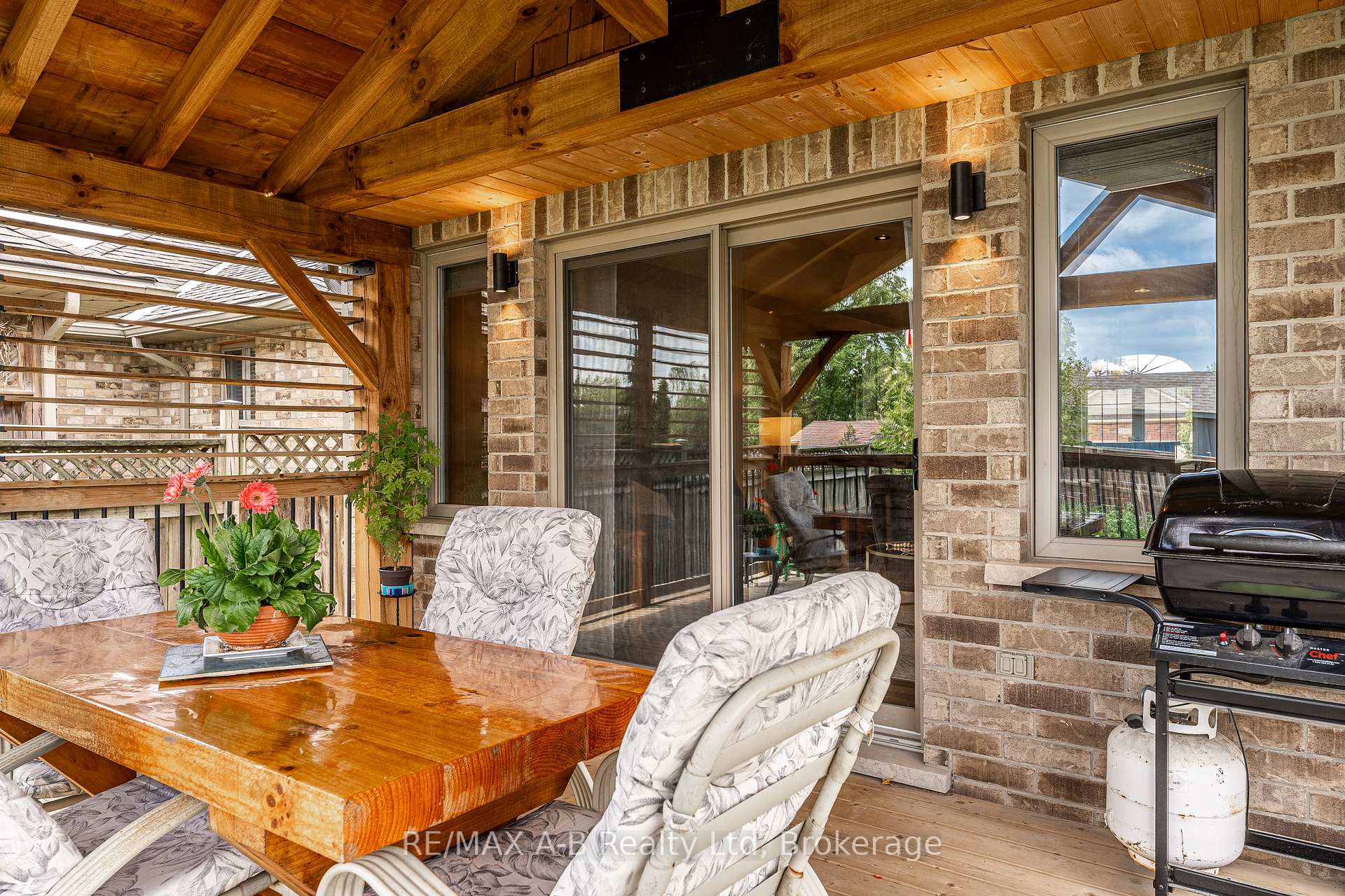 Photo 35 of 138 Millson Crescent, St. Marys — HOMEH