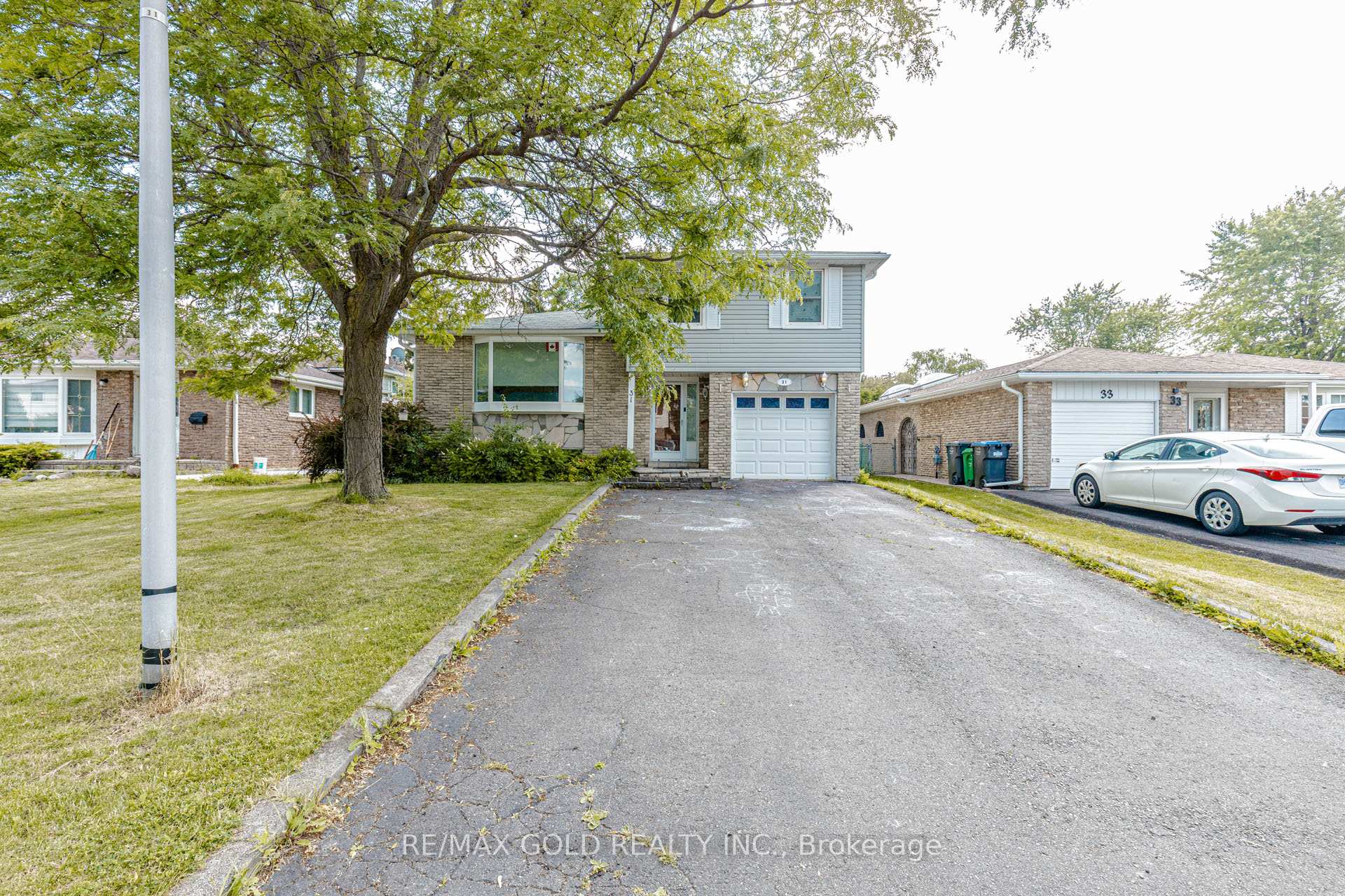 Photo 2 of 31 Gondola Crescent, Brampton, Northgate — HOMEH