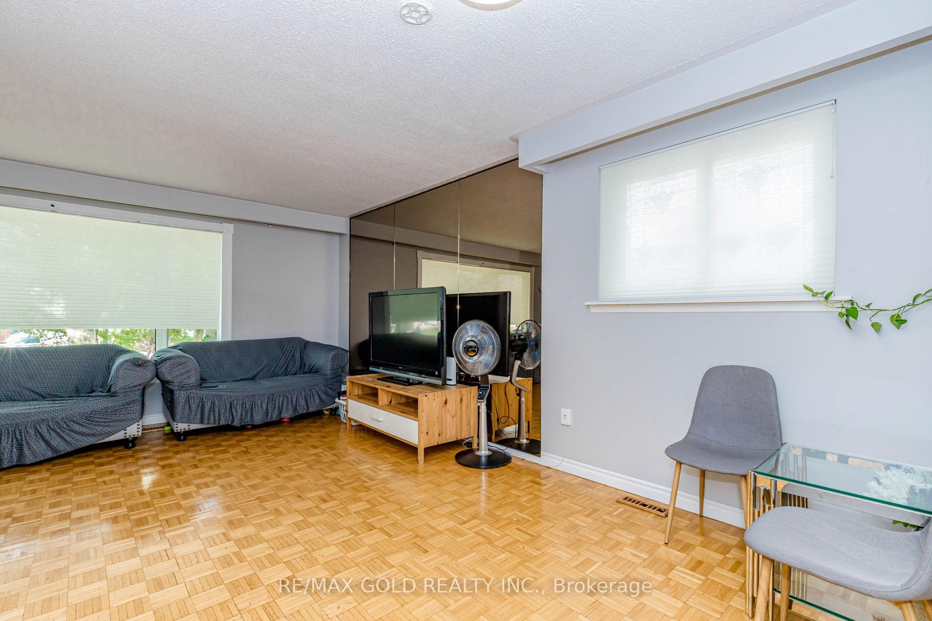 Photo 9 of 31 Gondola Crescent, Brampton, Northgate — HOMEH