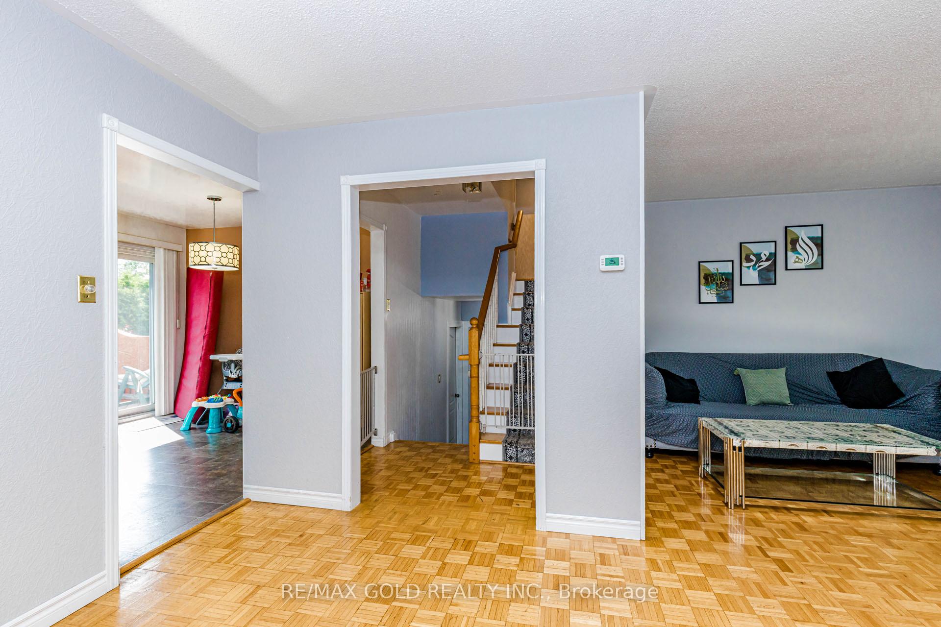 Photo 11 of 31 Gondola Crescent, Brampton, Northgate — HOMEH