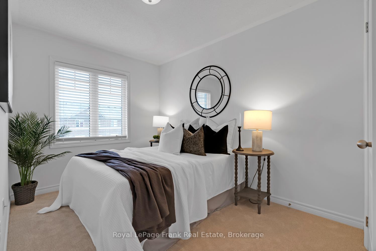 Photo 12 of 28 Katerson Lane, Clarington, Courtice — HOMEH