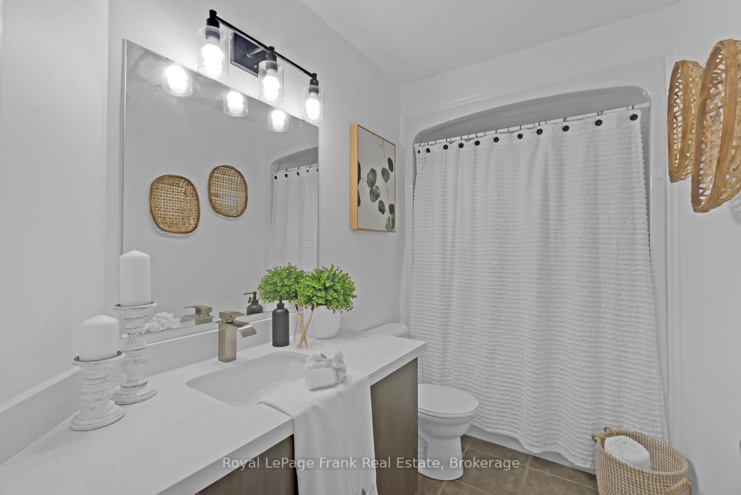 Photo 15 of 28 Katerson Lane, Clarington, Courtice — HOMEH