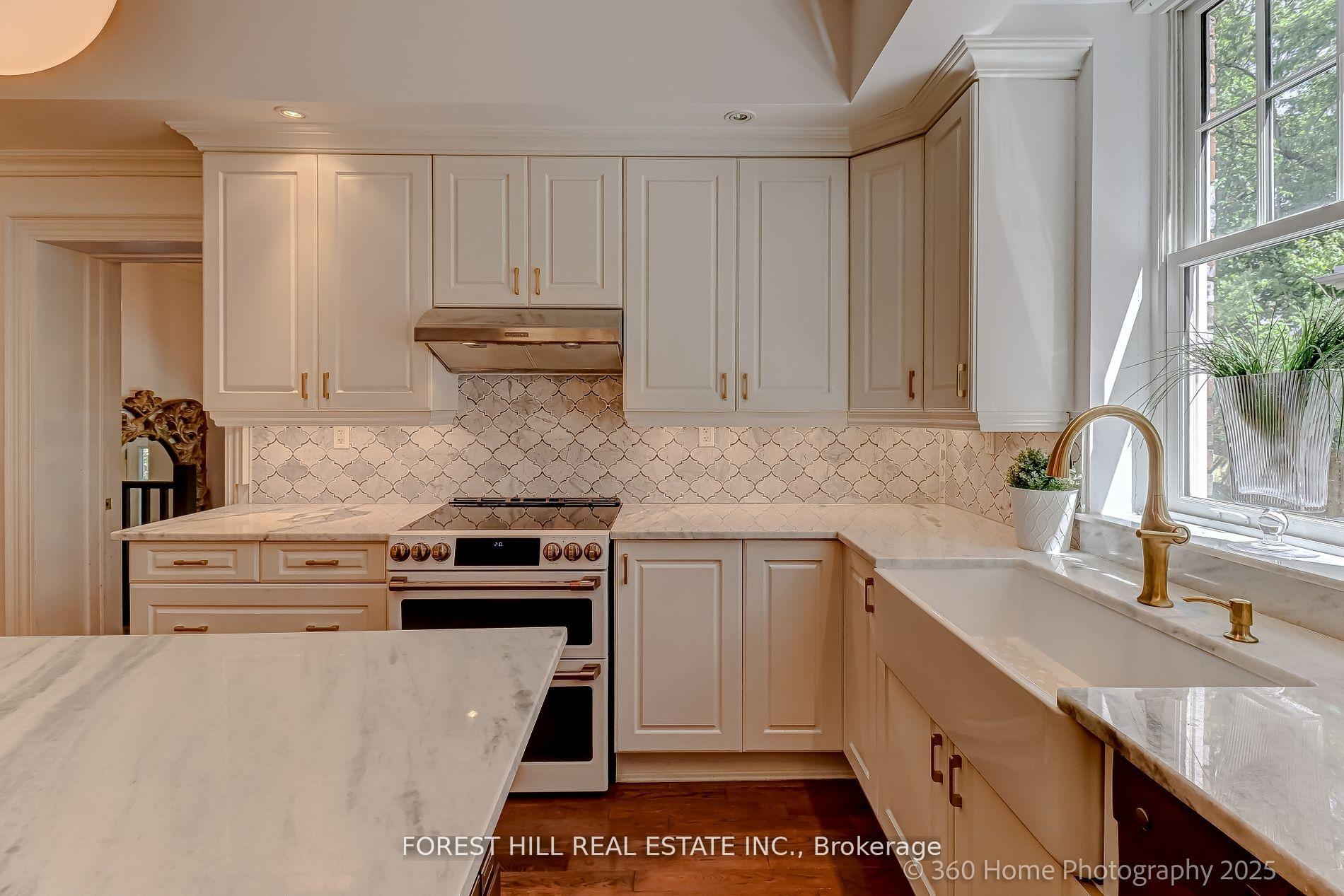 Photo 10 of 379 Huron Street, Toronto, University — HOMEH