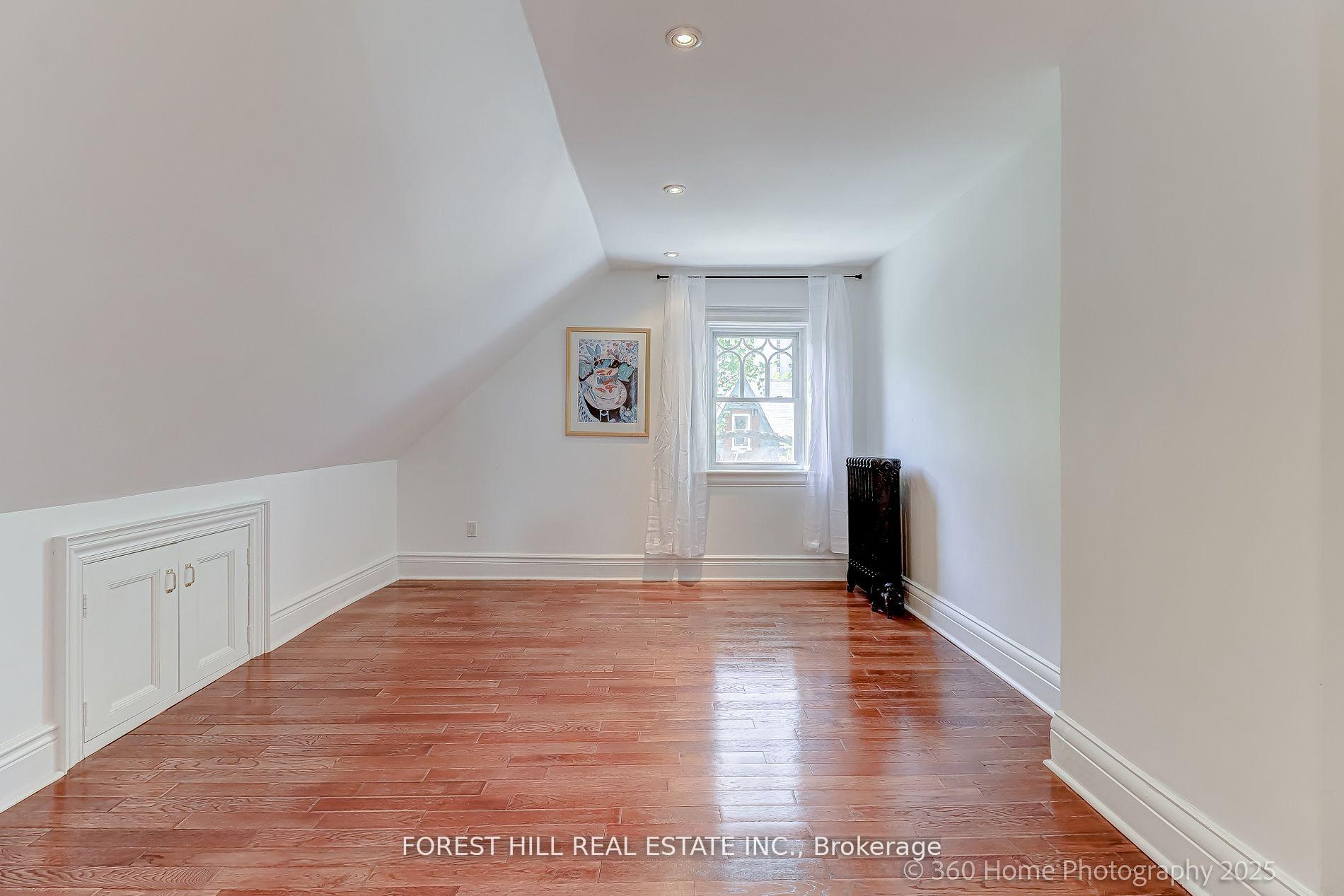 Photo 21 of 379 Huron Street, Toronto, University — HOMEH