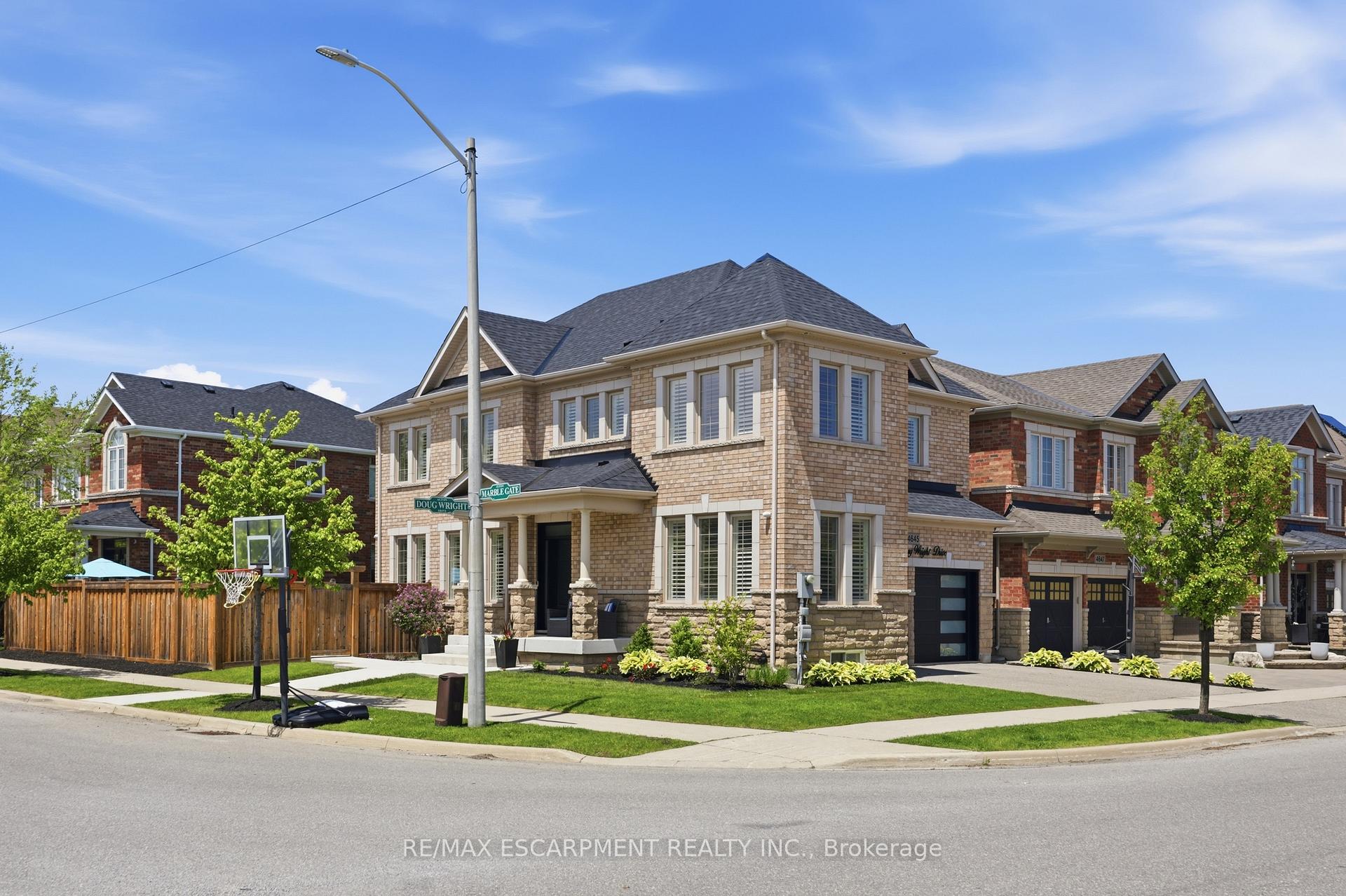 Photo 3 of 4645 Doug Wright Drive, Burlington, Alton — HOMEH