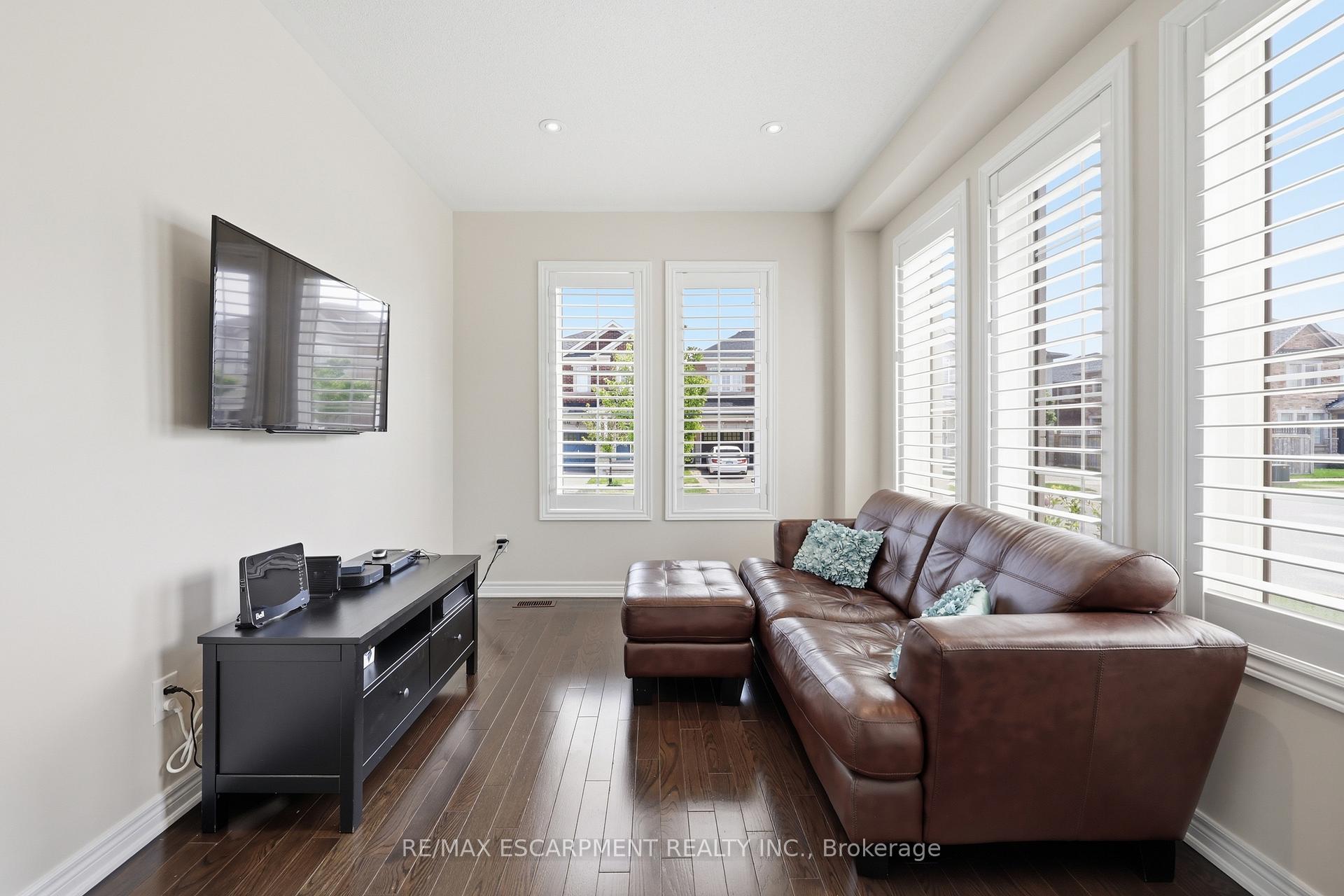 Photo 5 of 4645 Doug Wright Drive, Burlington, Alton — HOMEH