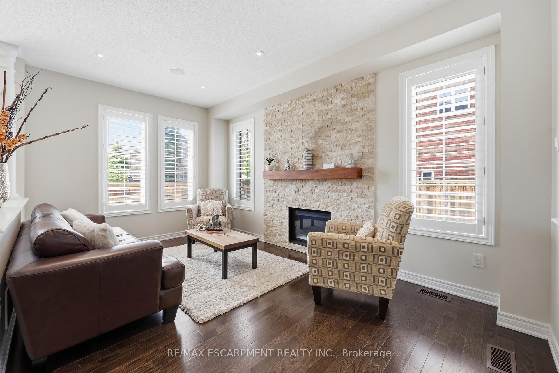 Photo 10 of 4645 Doug Wright Drive, Burlington, Alton — HOMEH