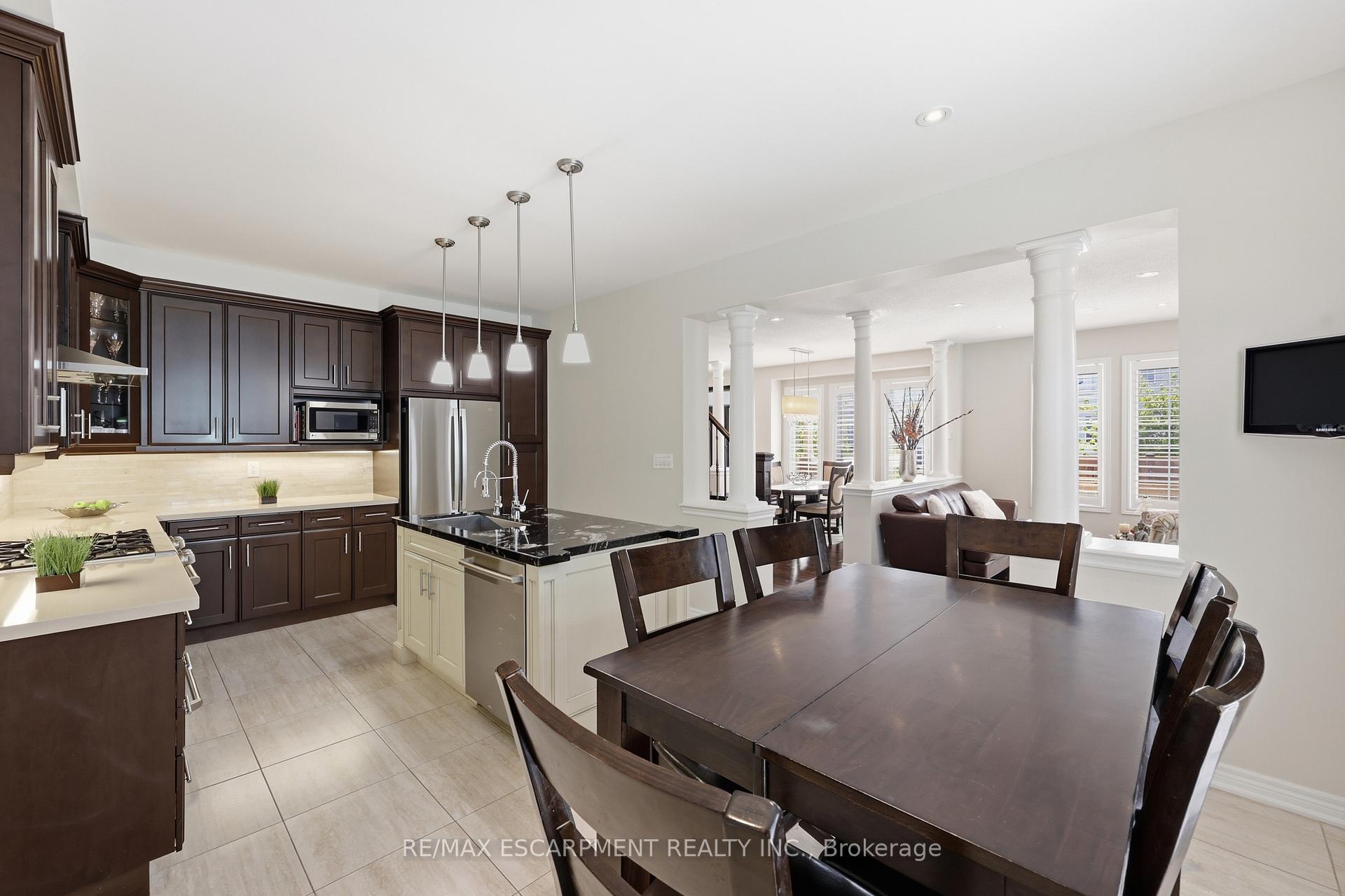 Photo 15 of 4645 Doug Wright Drive, Burlington, Alton — HOMEH