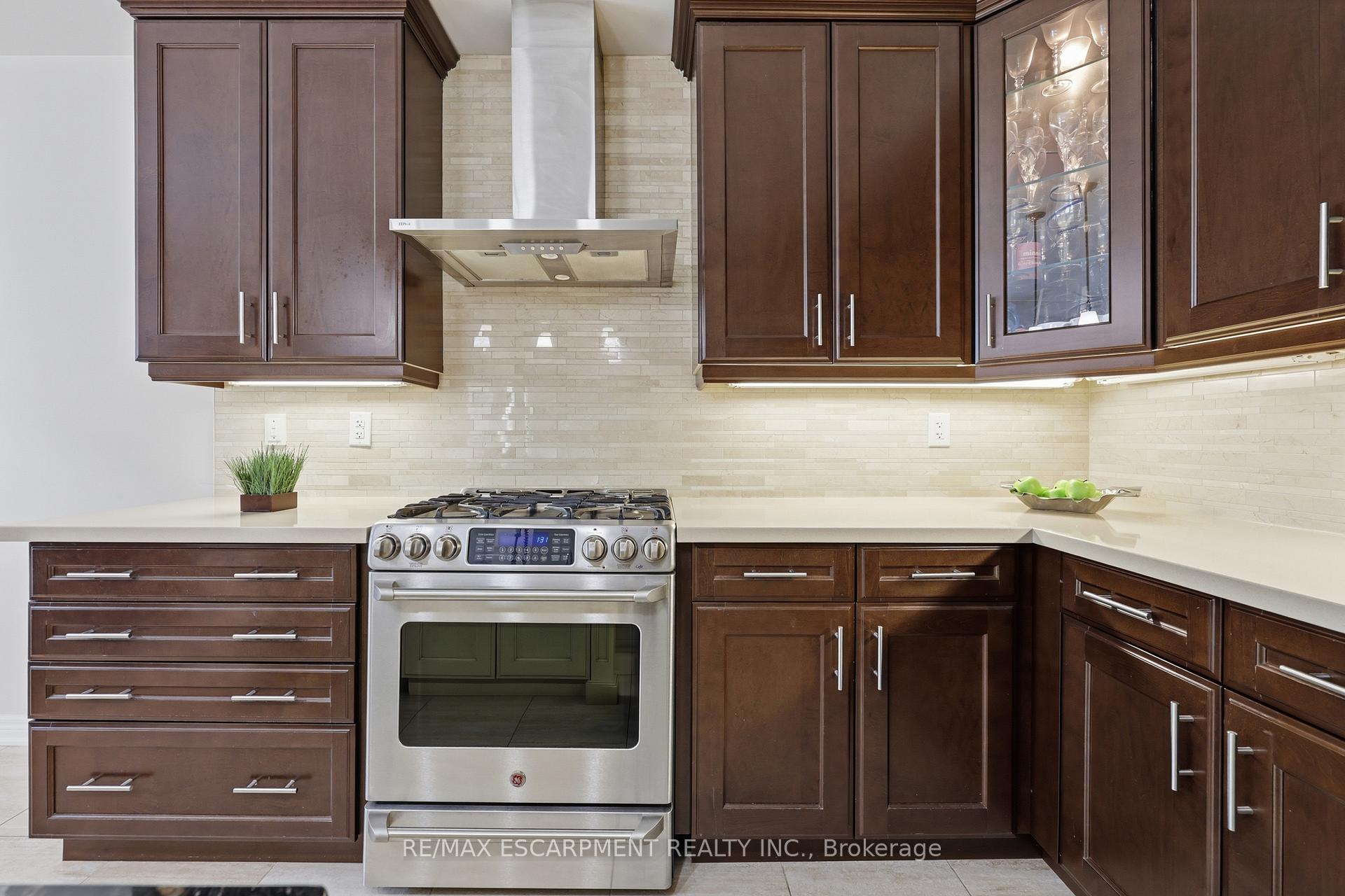 Photo 19 of 4645 Doug Wright Drive, Burlington, Alton — HOMEH