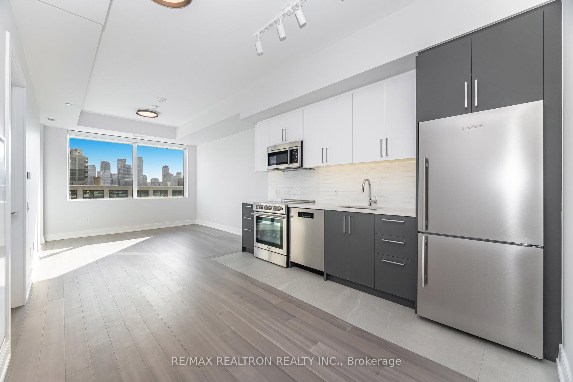 Front of Unit 509, 664 Spadina Avenue