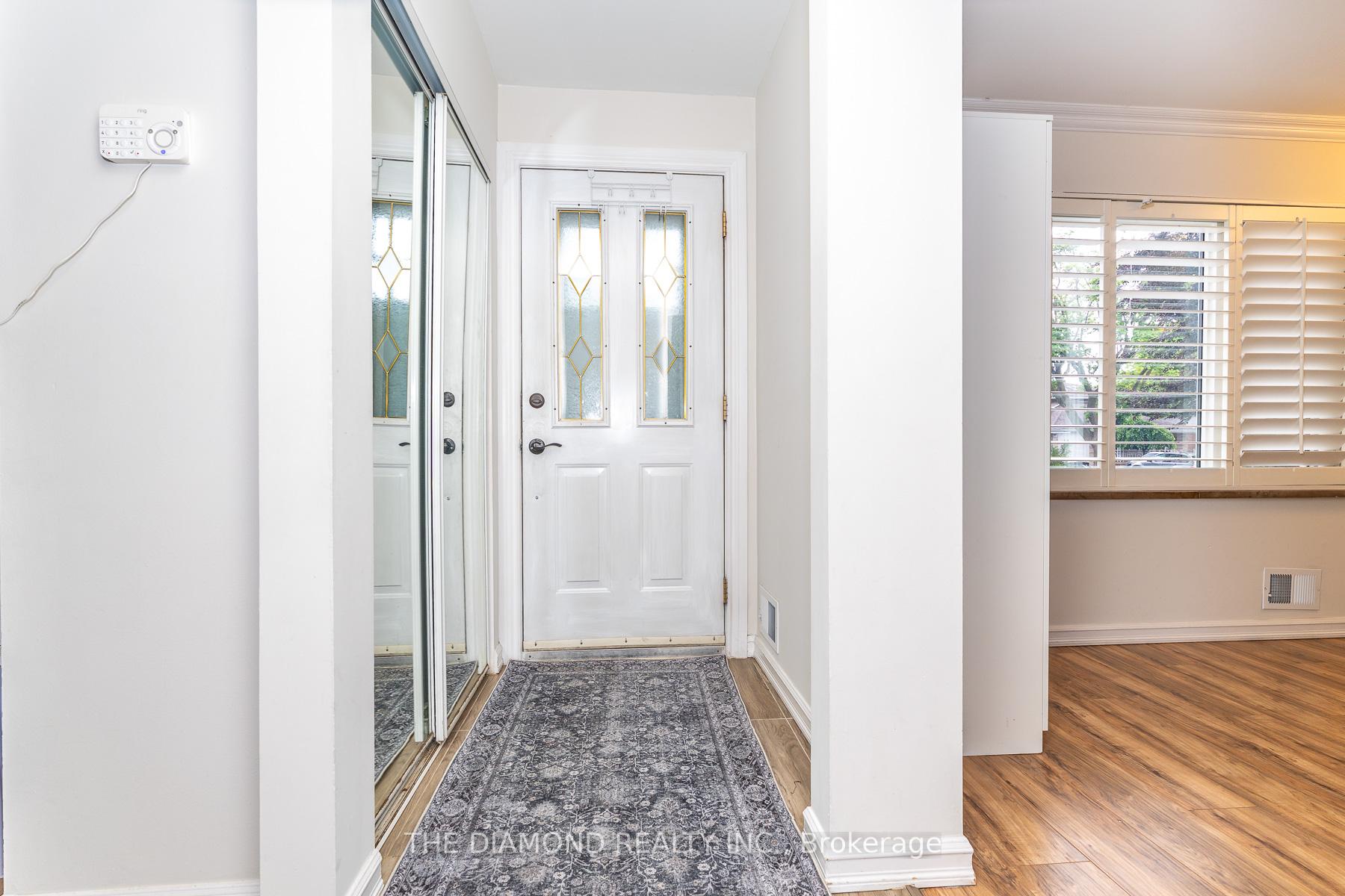 Photo 2 of 75 Glen Agar Drive, Etobicoke, Princess-Rosethorn — HOMEH