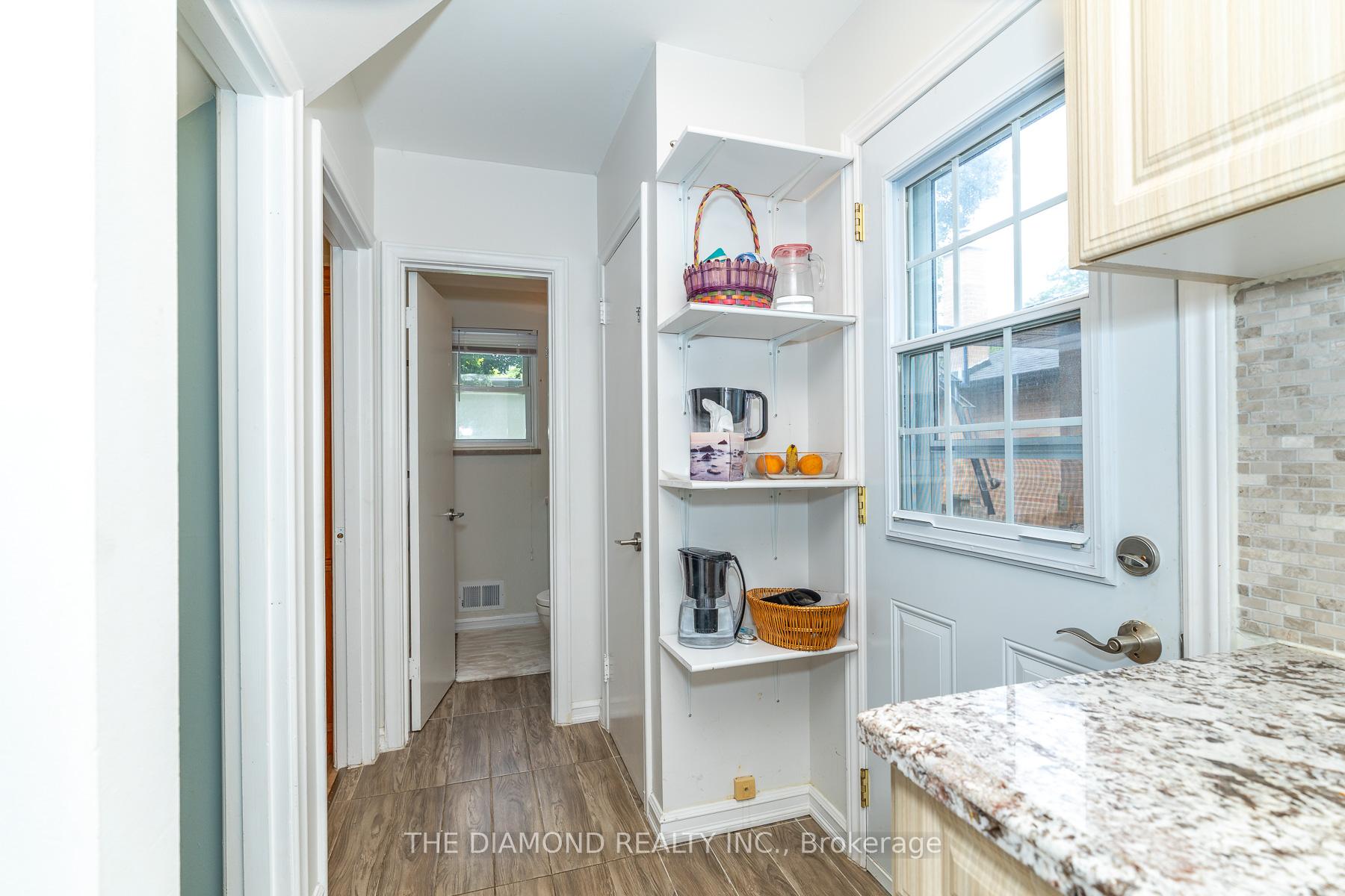 Photo 16 of 75 Glen Agar Drive, Etobicoke, Princess-Rosethorn — HOMEH