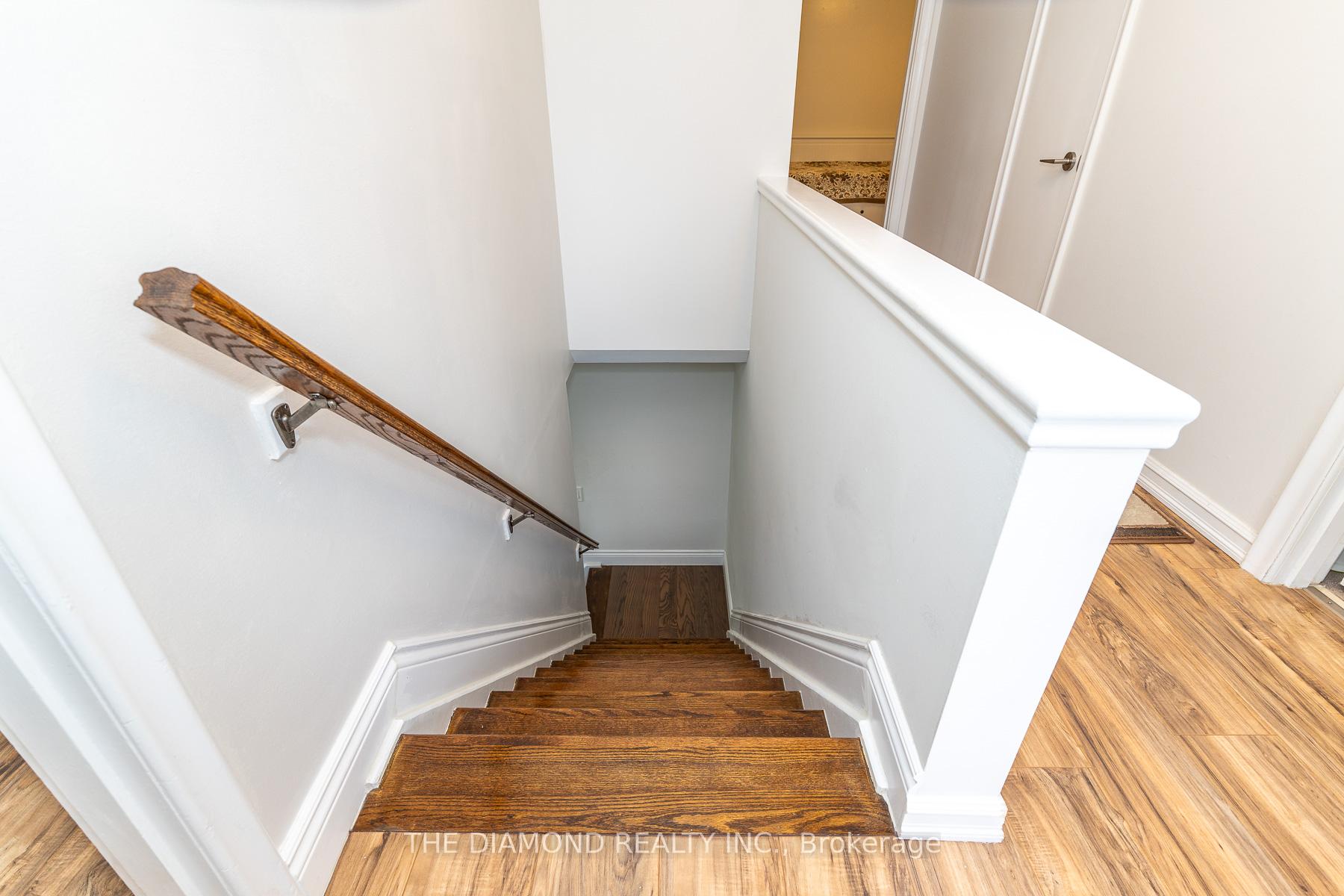 Photo 20 of 75 Glen Agar Drive, Etobicoke, Princess-Rosethorn — HOMEH