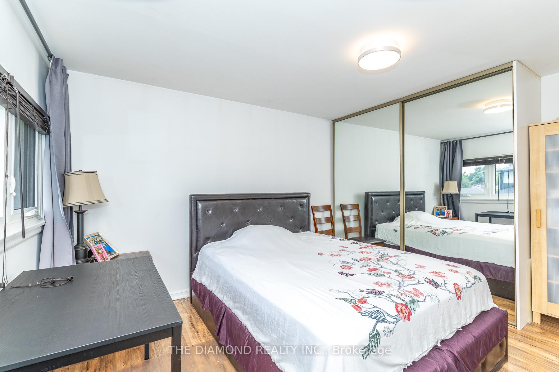 Photo 25 of 75 Glen Agar Drive, Etobicoke, Princess-Rosethorn — HOMEH