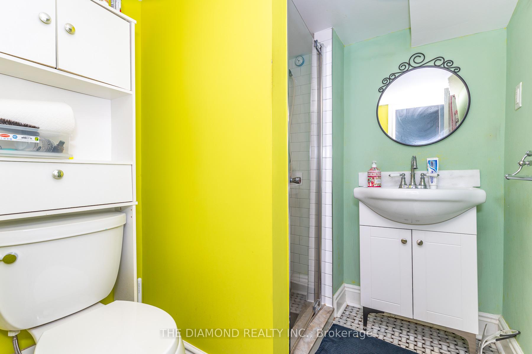 Photo 33 of 75 Glen Agar Drive, Etobicoke, Princess-Rosethorn — HOMEH