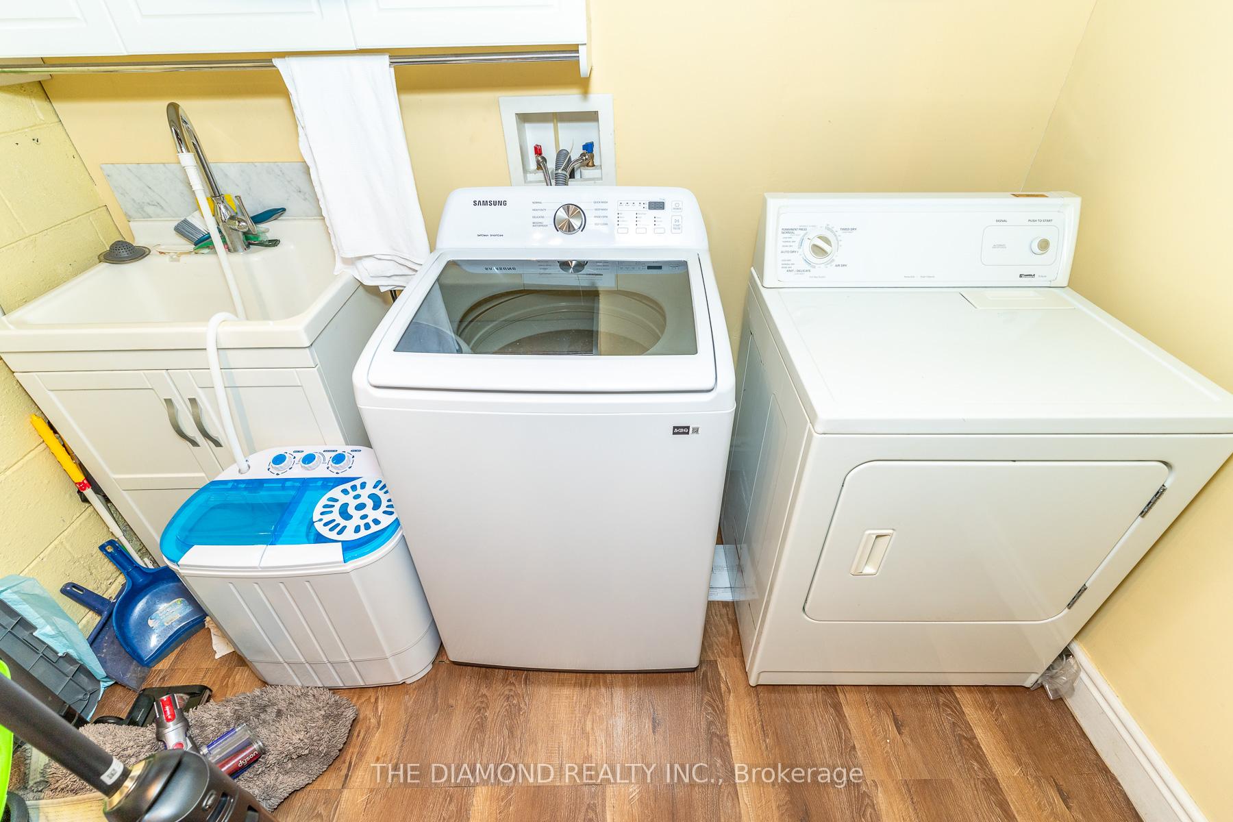 Photo 34 of 75 Glen Agar Drive, Etobicoke, Princess-Rosethorn — HOMEH