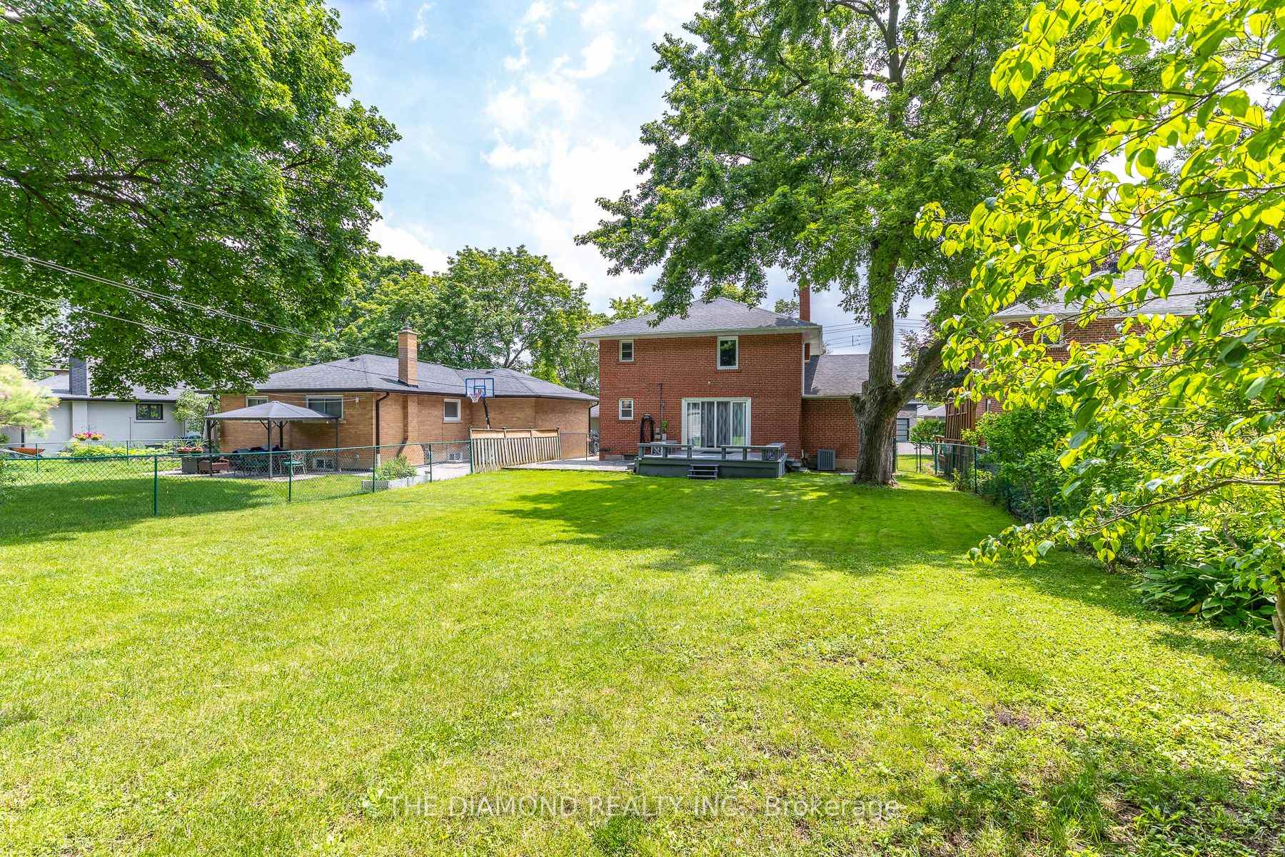 Photo 38 of 75 Glen Agar Drive, Etobicoke, Princess-Rosethorn — HOMEH