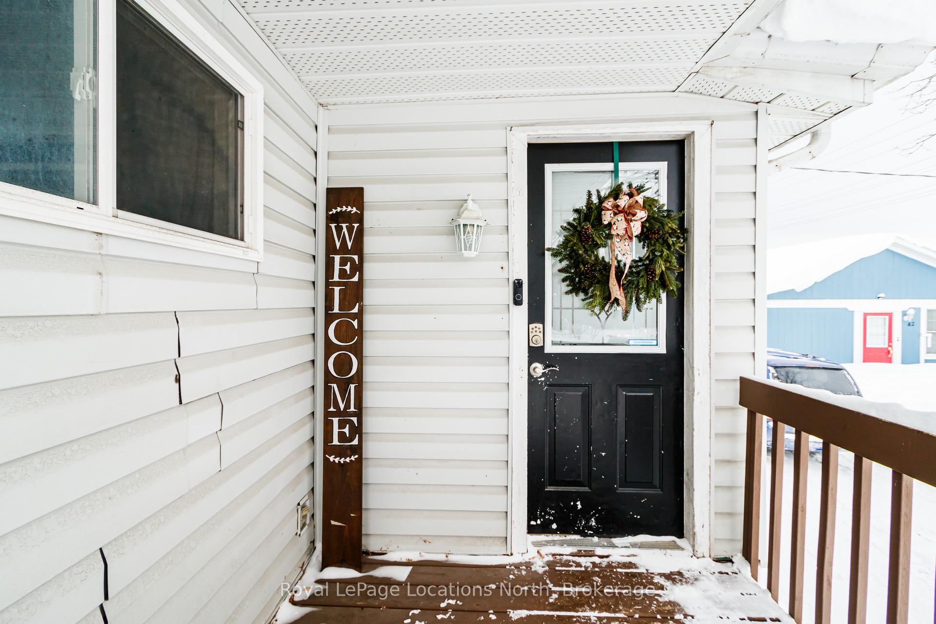 Photo 5 of 46 Fourth Street W, Midland — HOMEH