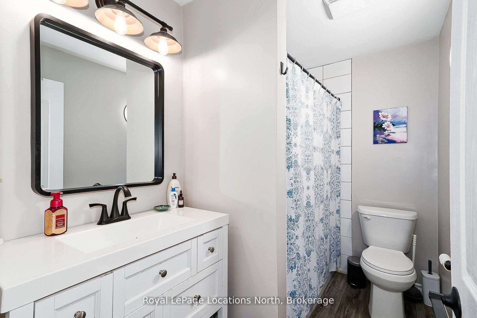 Photo 25 of 46 Fourth Street W, Midland — HOMEH