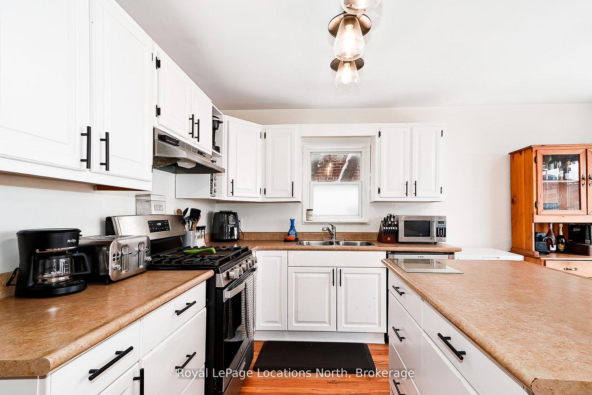 Photo 32 of 46 Fourth Street W, Midland — HOMEH