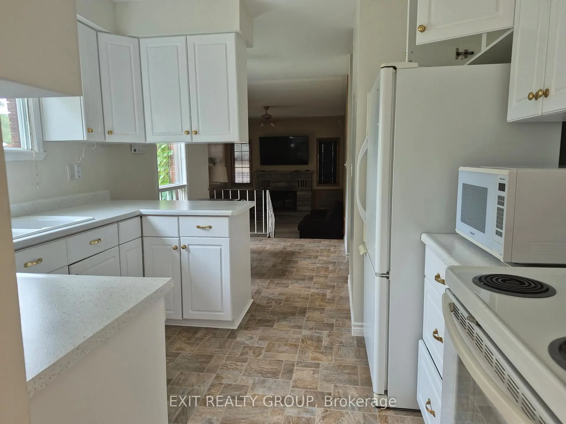 Photo 29 of 152 Chatterton Valley Crescent, Quinte West, Sidney Ward — HOMEH