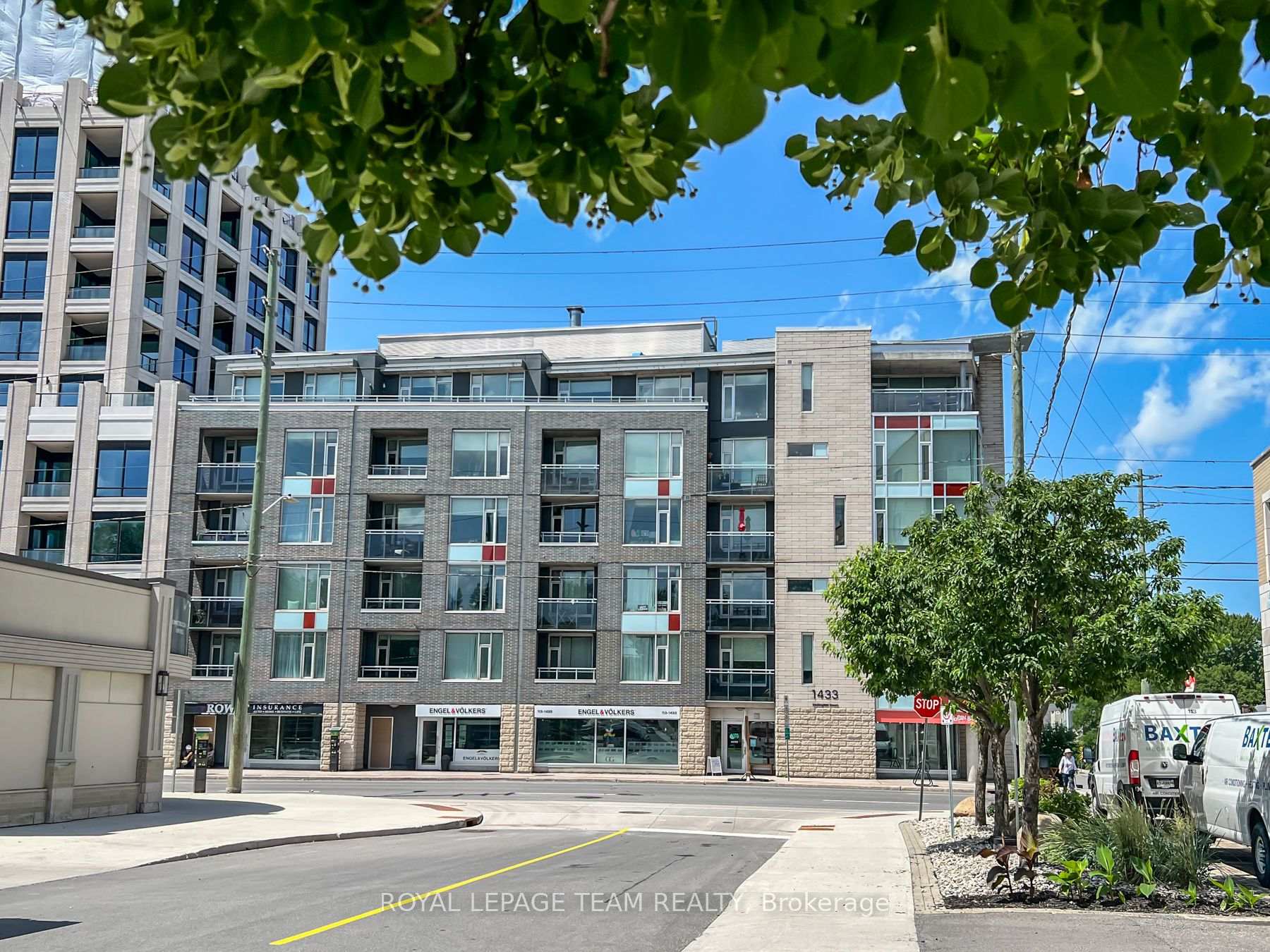 Photo of Unit 302, 1433 Wellington Street W