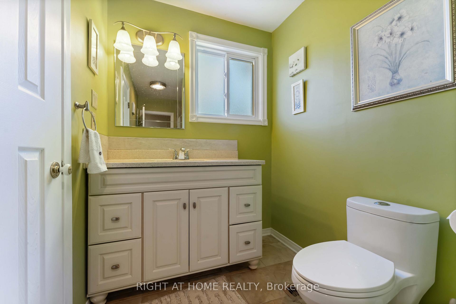 Photo 11 of 2221 Circle Place, Ottawa, Elmvale Acres/Urbandale — HOMEH