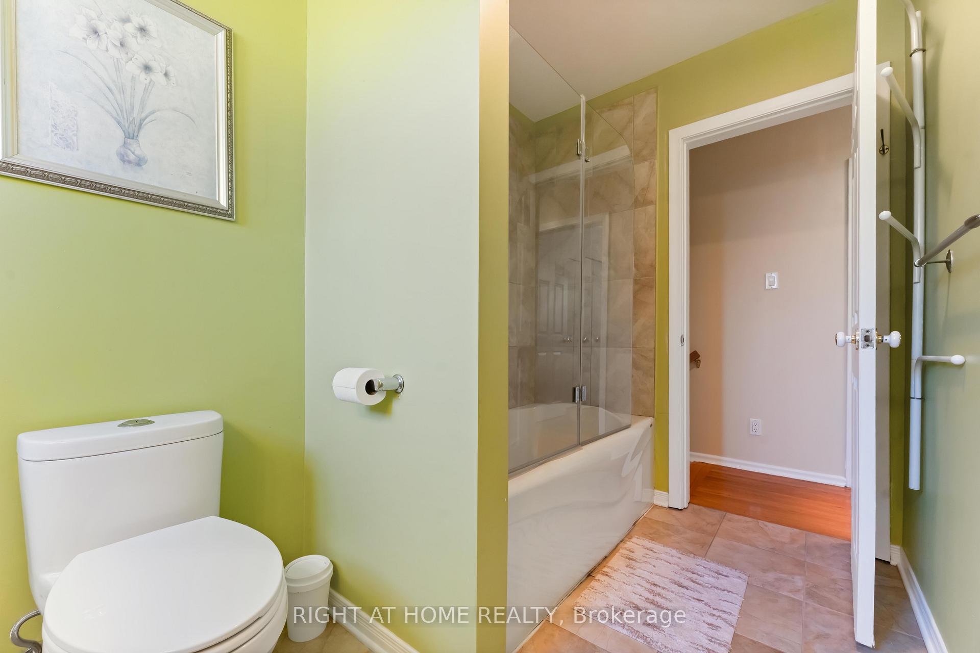 Photo 13 of 2221 Circle Place, Ottawa, Elmvale Acres/Urbandale — HOMEH