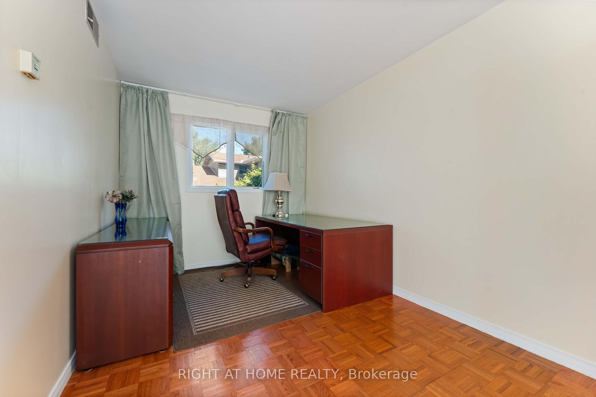 Photo 17 of 2221 Circle Place, Ottawa, Elmvale Acres/Urbandale — HOMEH