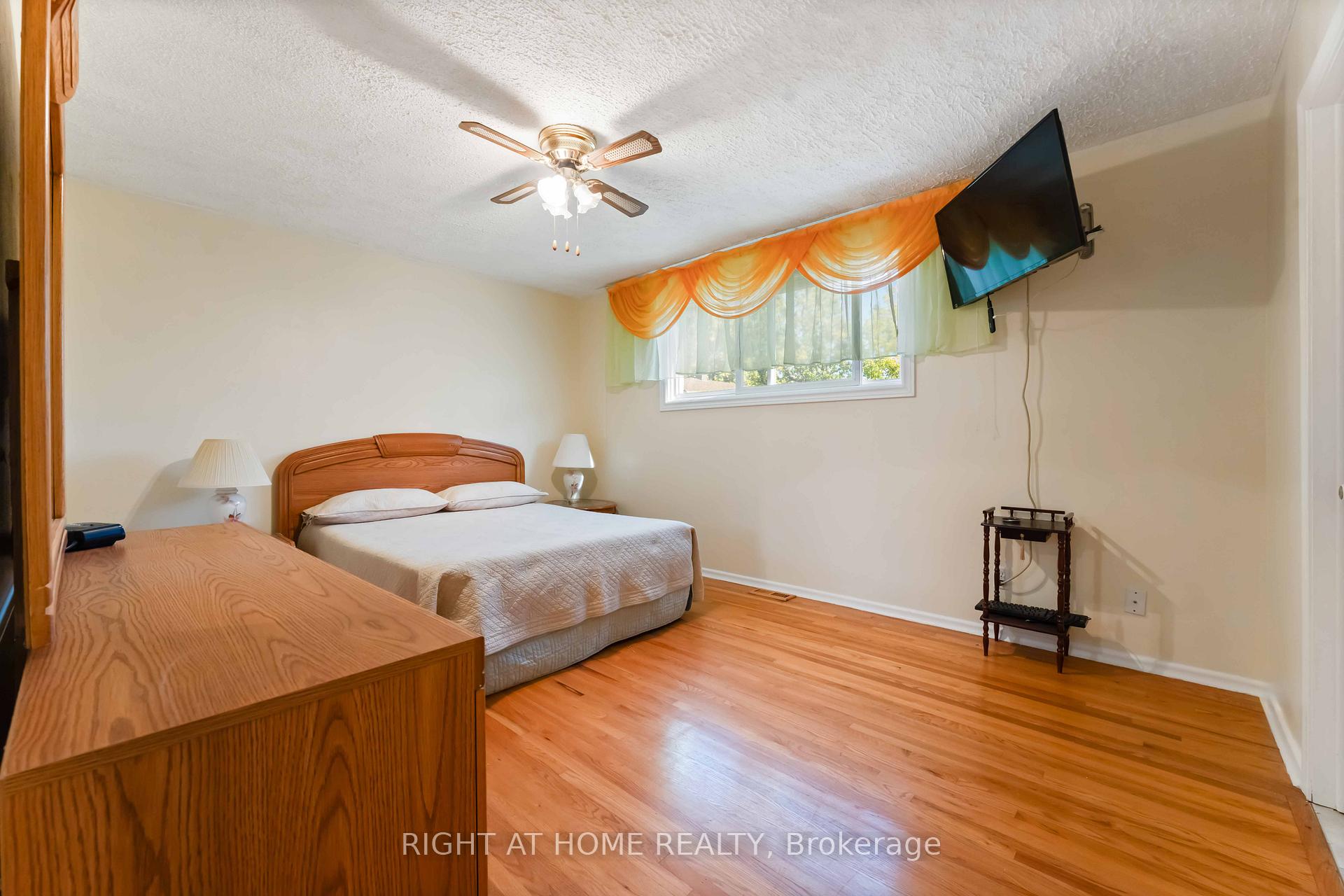 Photo 20 of 2221 Circle Place, Ottawa, Elmvale Acres/Urbandale — HOMEH