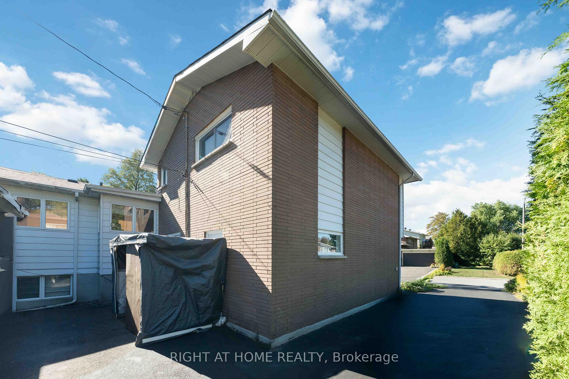 Photo 35 of 2221 Circle Place, Ottawa, Elmvale Acres/Urbandale — HOMEH