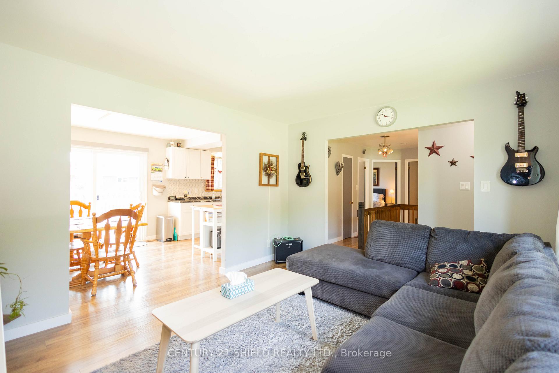 Photo 5 of 610 Dundas Crescent, Cornwall, Cornwall — HOMEH