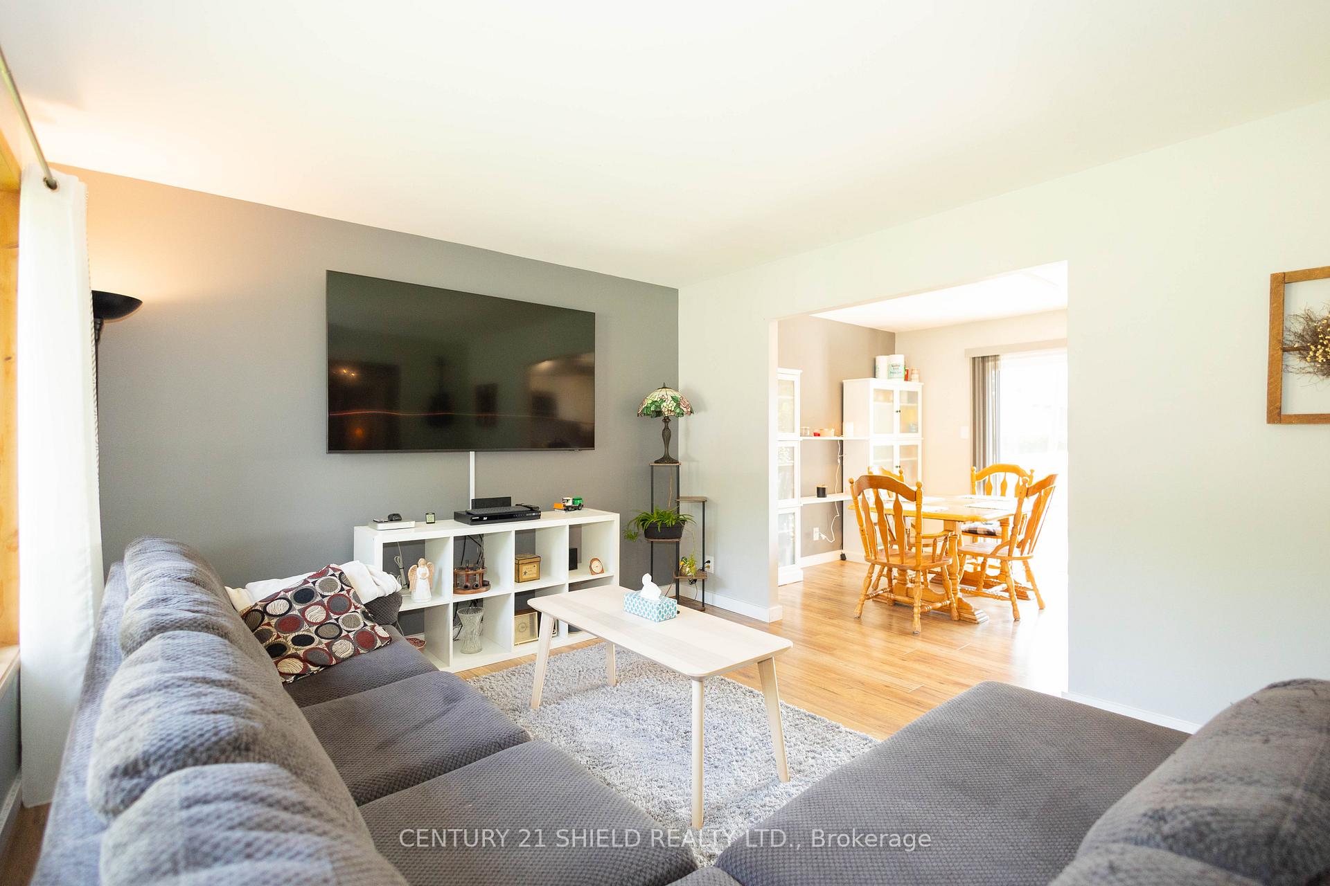 Photo 6 of 610 Dundas Crescent, Cornwall, Cornwall — HOMEH
