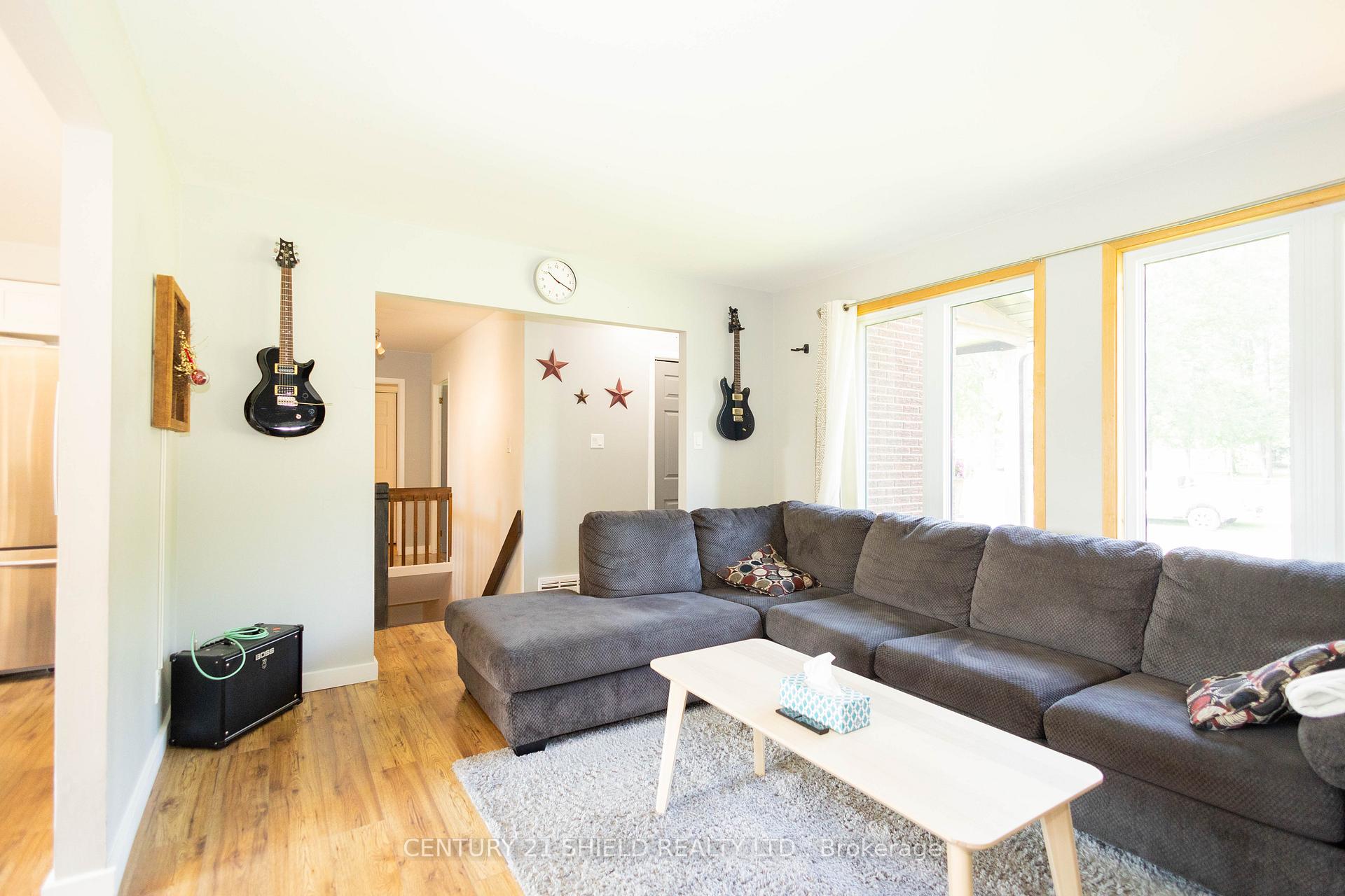 Photo 7 of 610 Dundas Crescent, Cornwall, Cornwall — HOMEH