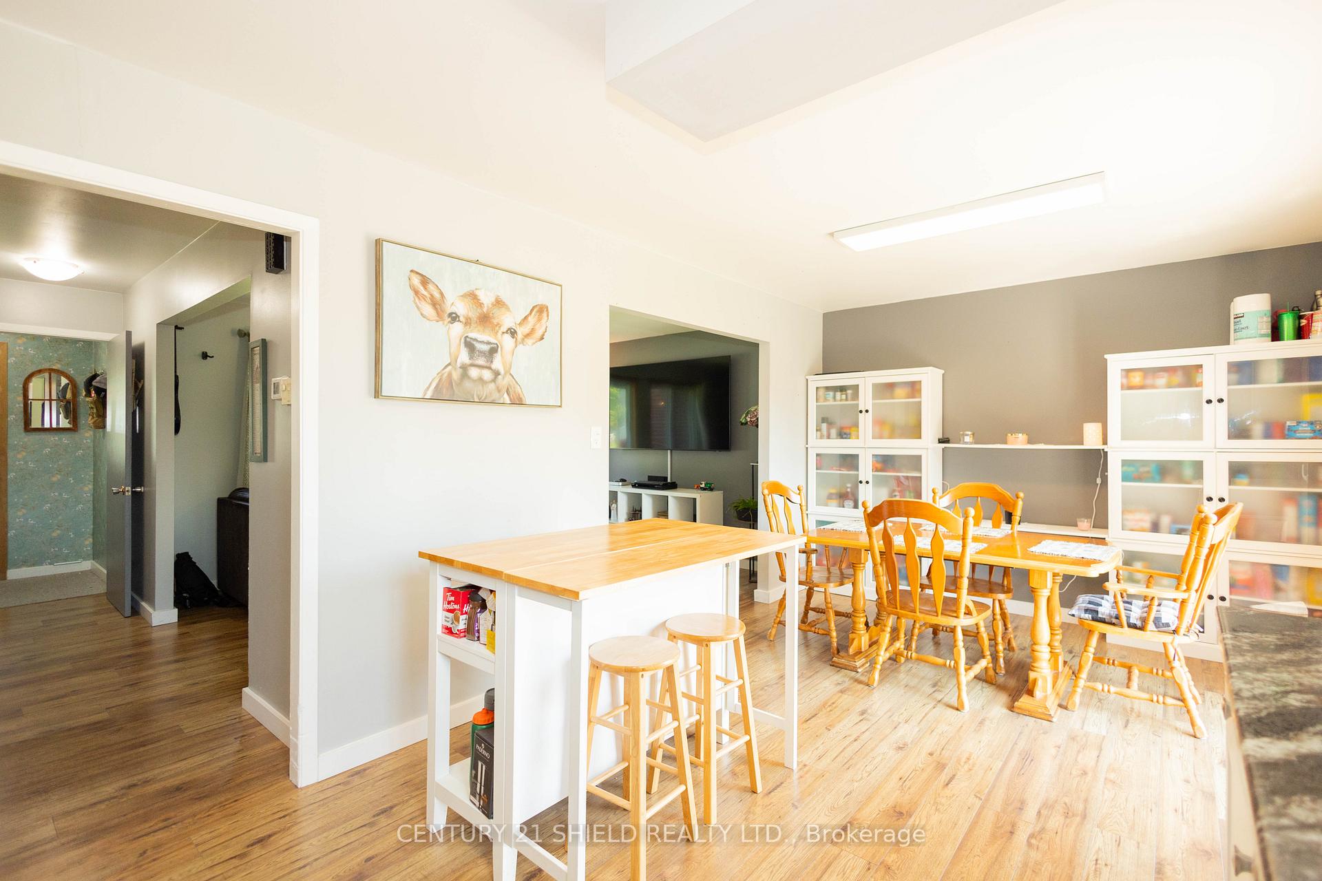 Photo 10 of 610 Dundas Crescent, Cornwall, Cornwall — HOMEH