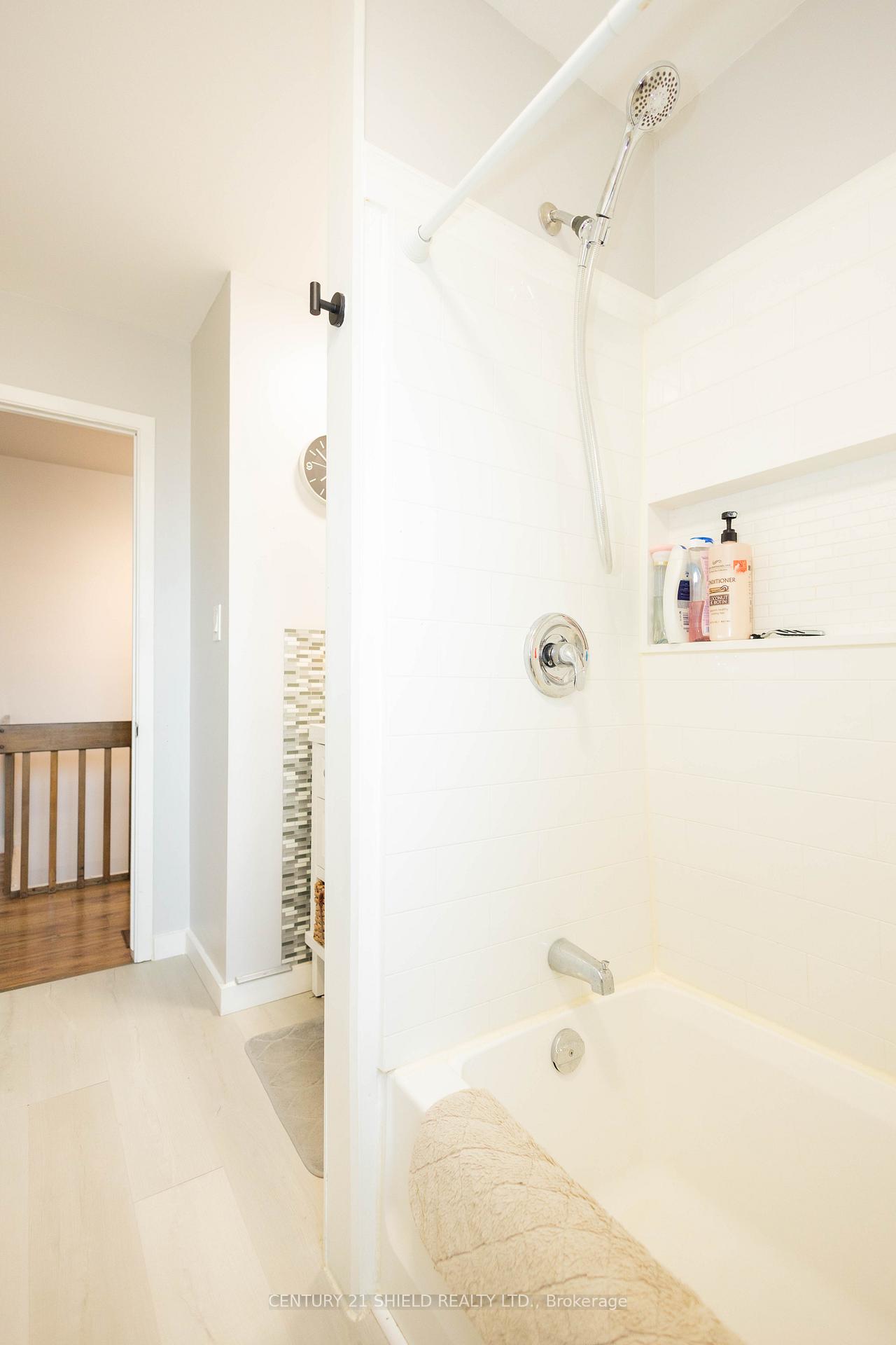 Photo 14 of 610 Dundas Crescent, Cornwall, Cornwall — HOMEH