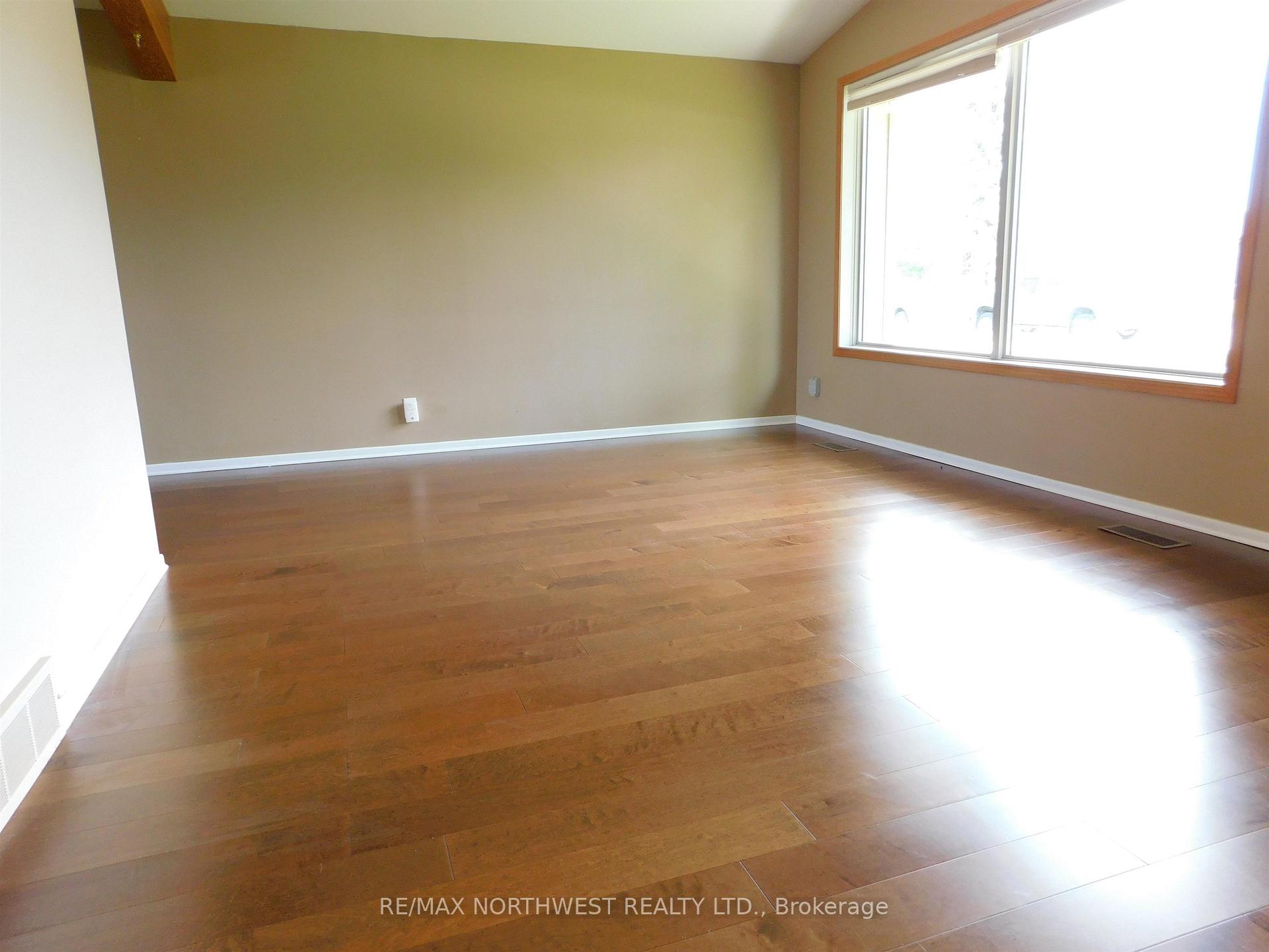 Photo 4 of 61 Wood Street, Dryden, Riverview — HOMEH