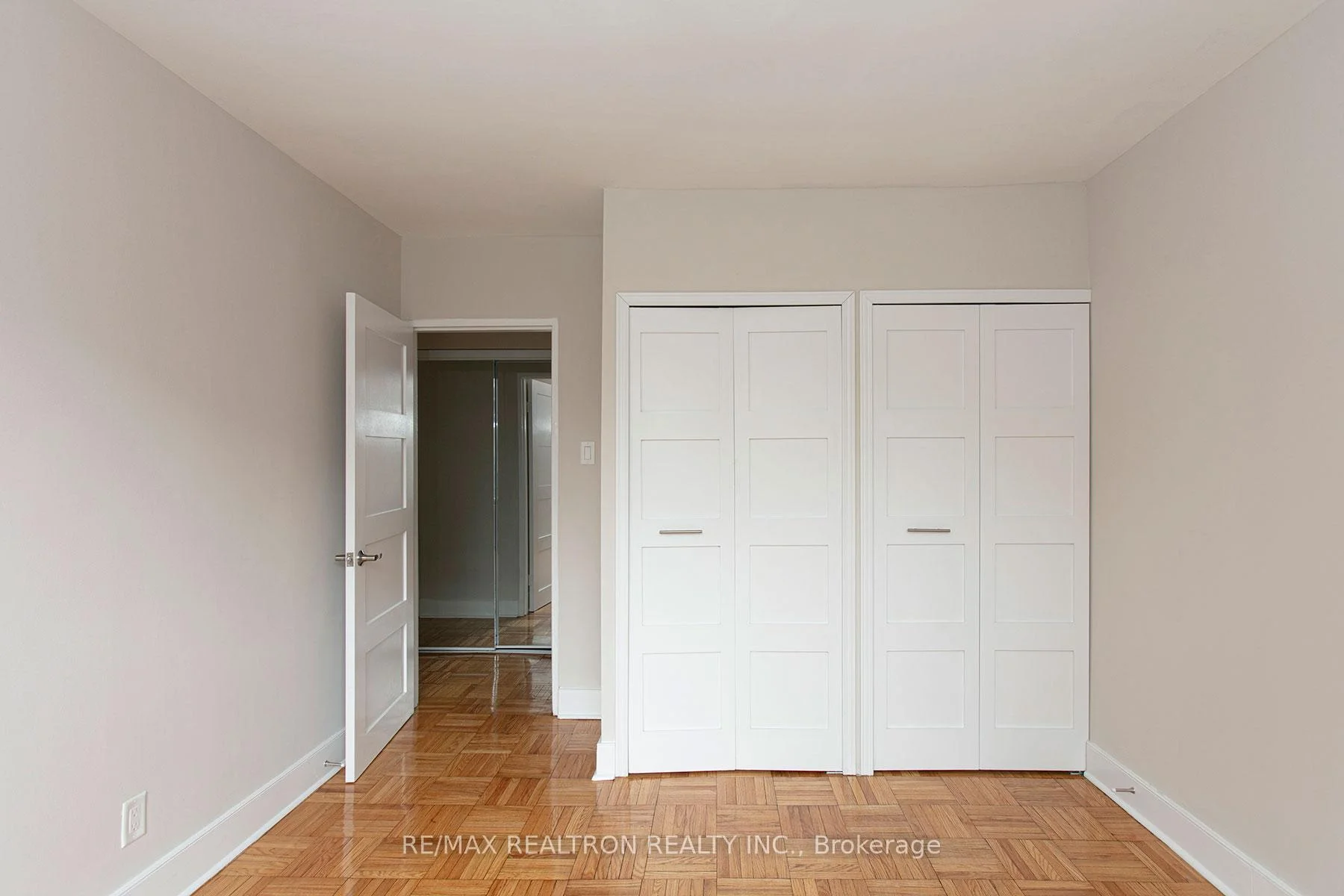 Photo 10 of Unit 204, 1545 Bathurst Street, Toronto, Forest Hill South — HOMEH