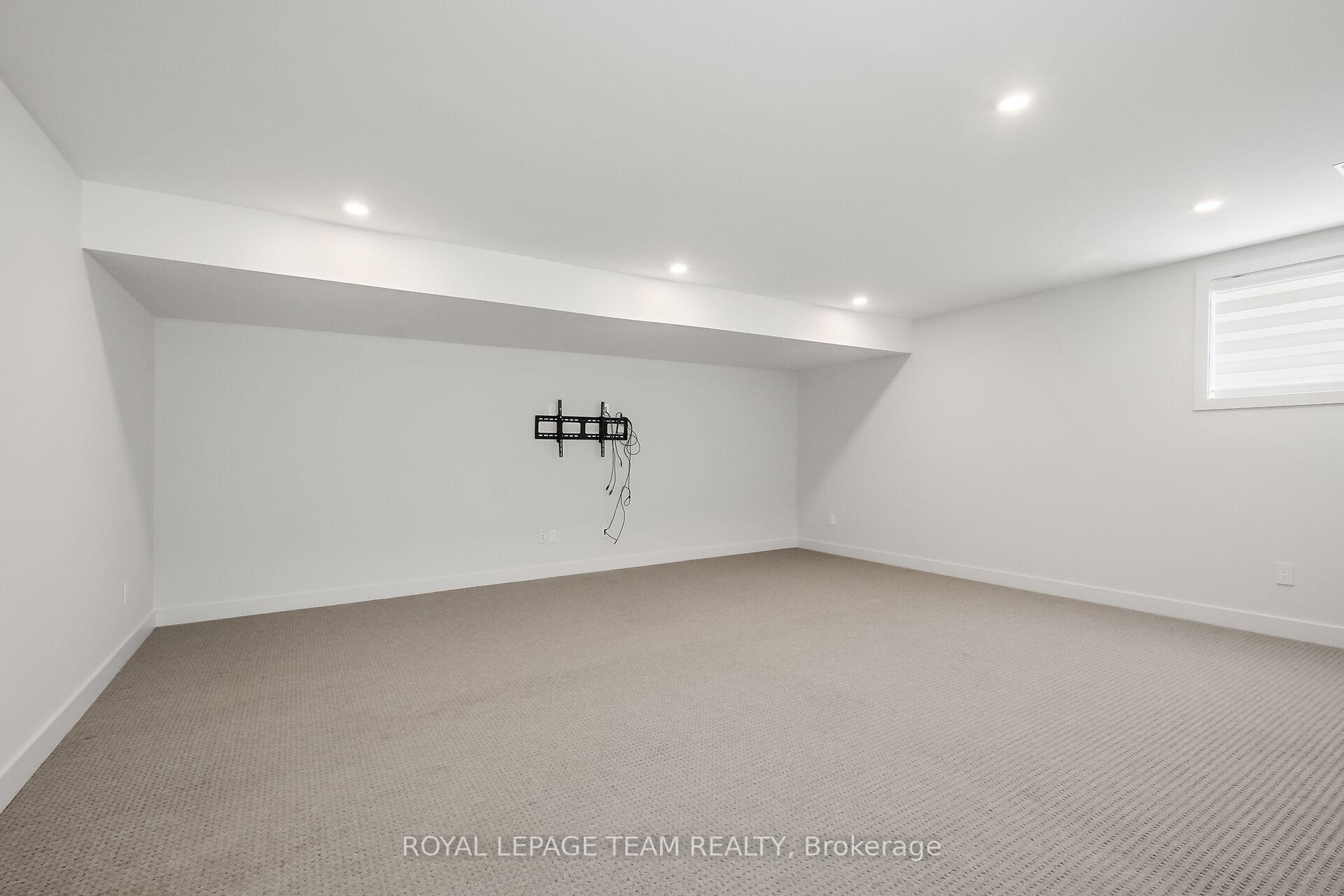 Photo 11 of 799 Cairn Crescent, Ottawa, Mer Bleue/Bradley Estates/Anderson Park — HOMEH