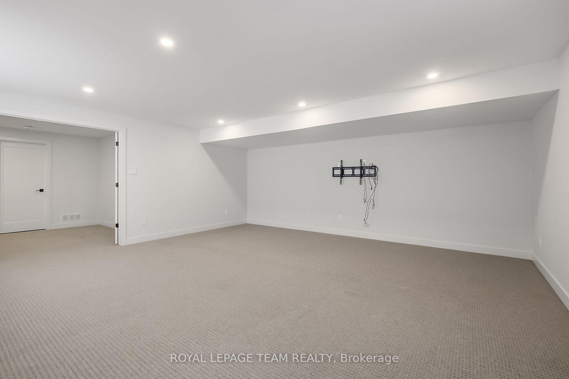 Photo 12 of 799 Cairn Crescent, Ottawa, Mer Bleue/Bradley Estates/Anderson Park — HOMEH