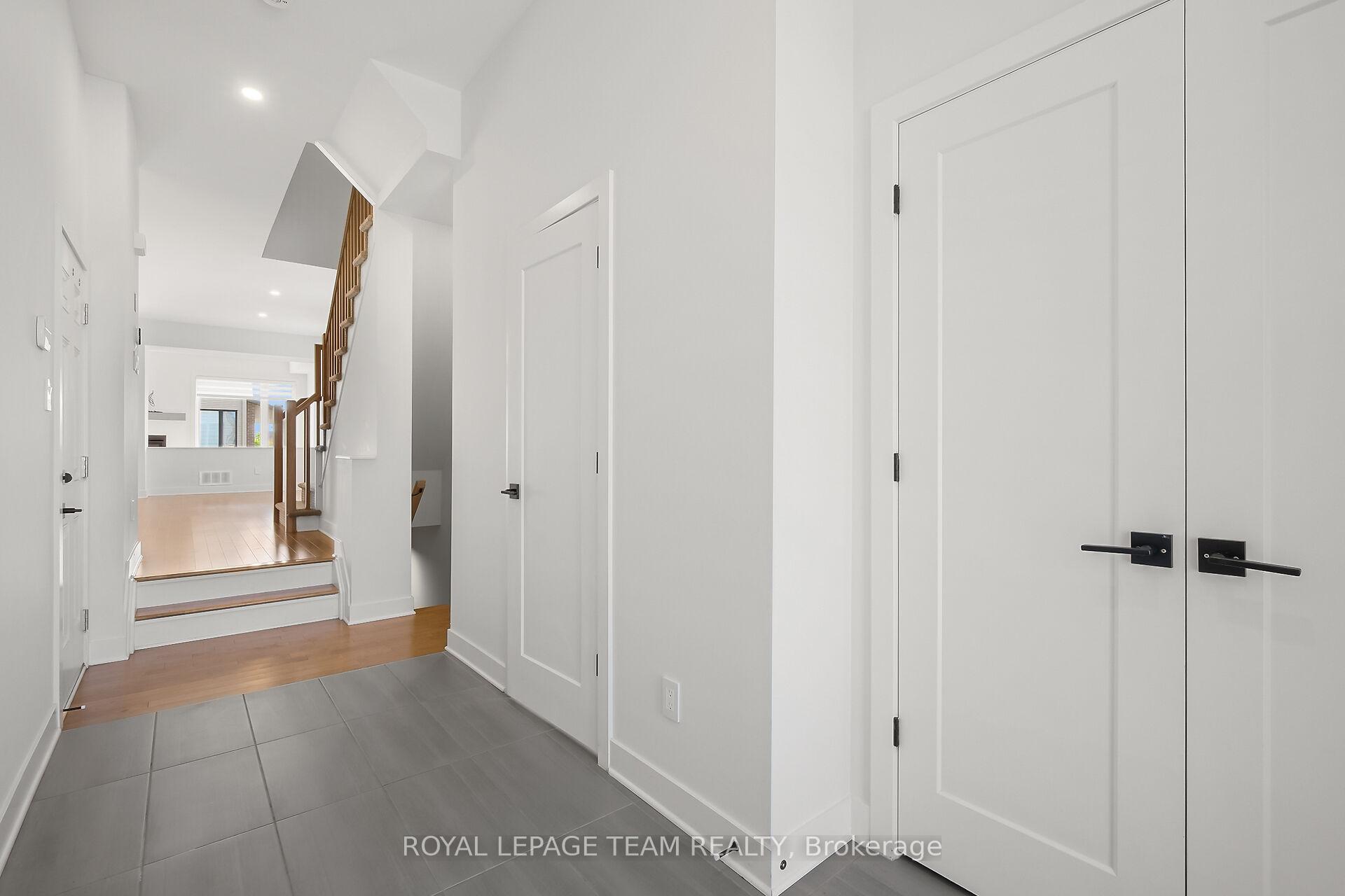 Photo 14 of 799 Cairn Crescent, Ottawa, Mer Bleue/Bradley Estates/Anderson Park — HOMEH