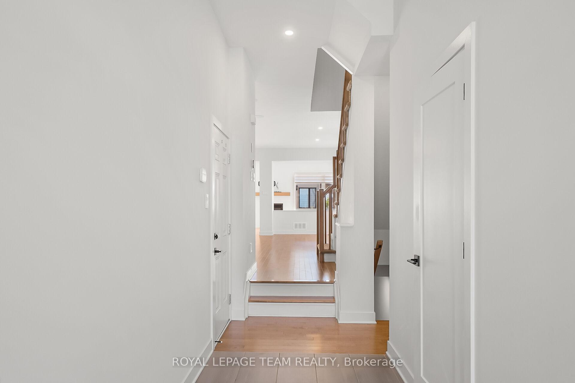 Photo 15 of 799 Cairn Crescent, Ottawa, Mer Bleue/Bradley Estates/Anderson Park — HOMEH