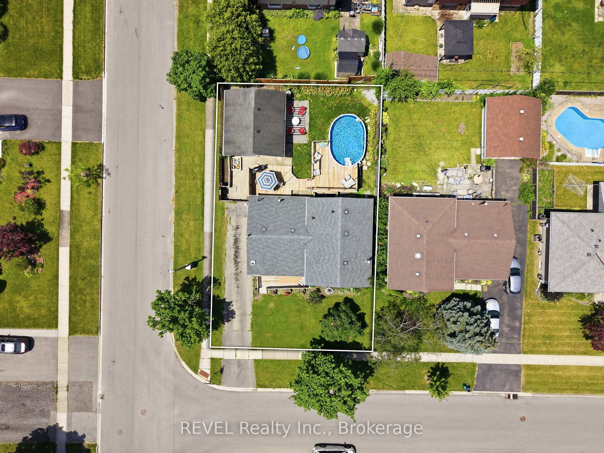 Photo 47 of 1 Idylwood Road, Welland, N. Welland — HOMEH