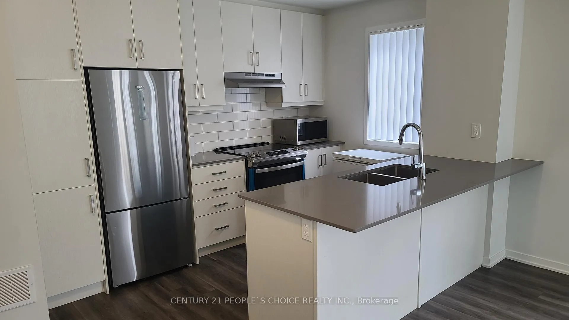 Photo 5 of Unit 183, 151 Honeycrisp Crescent, Vaughan, Vaughan Corporate Centre — HOMEH