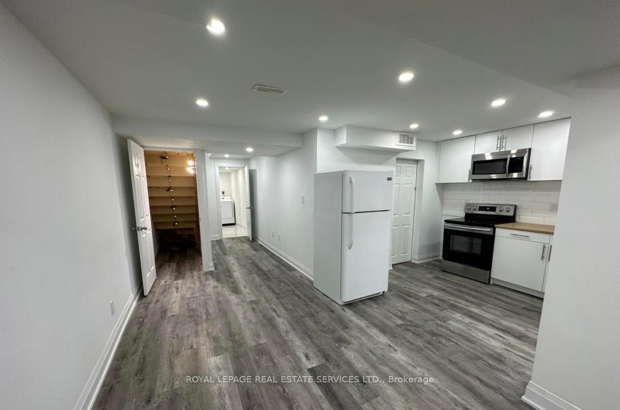 Photo 9 of Unit ( lower level ), 16 Napoleon Crescent, Brampton, Bram East — HOMEH