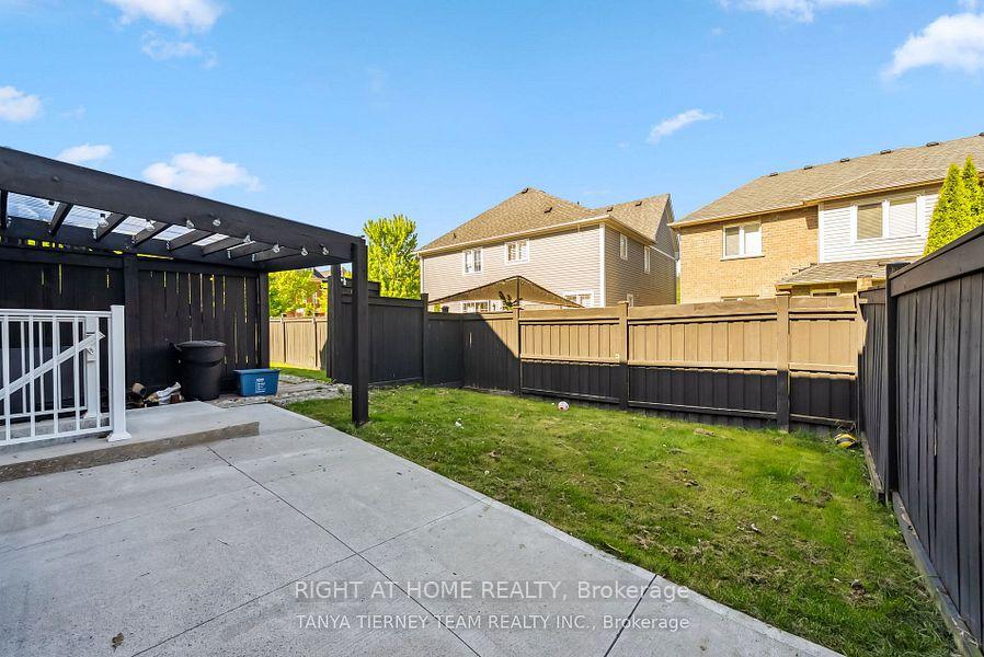 Photo 1 of 21 Rainbow Crescent Rainbow Crescent, Whitby, Brooklin — HOMEH
